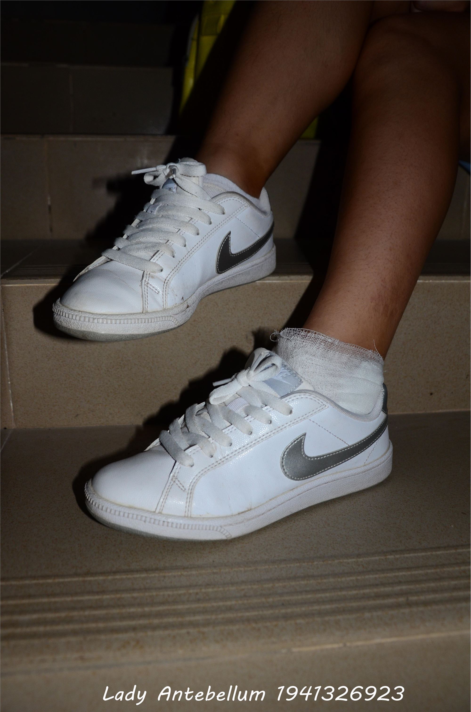 [战前女神] 恋足美腿棉袜女神级摄影套图 036