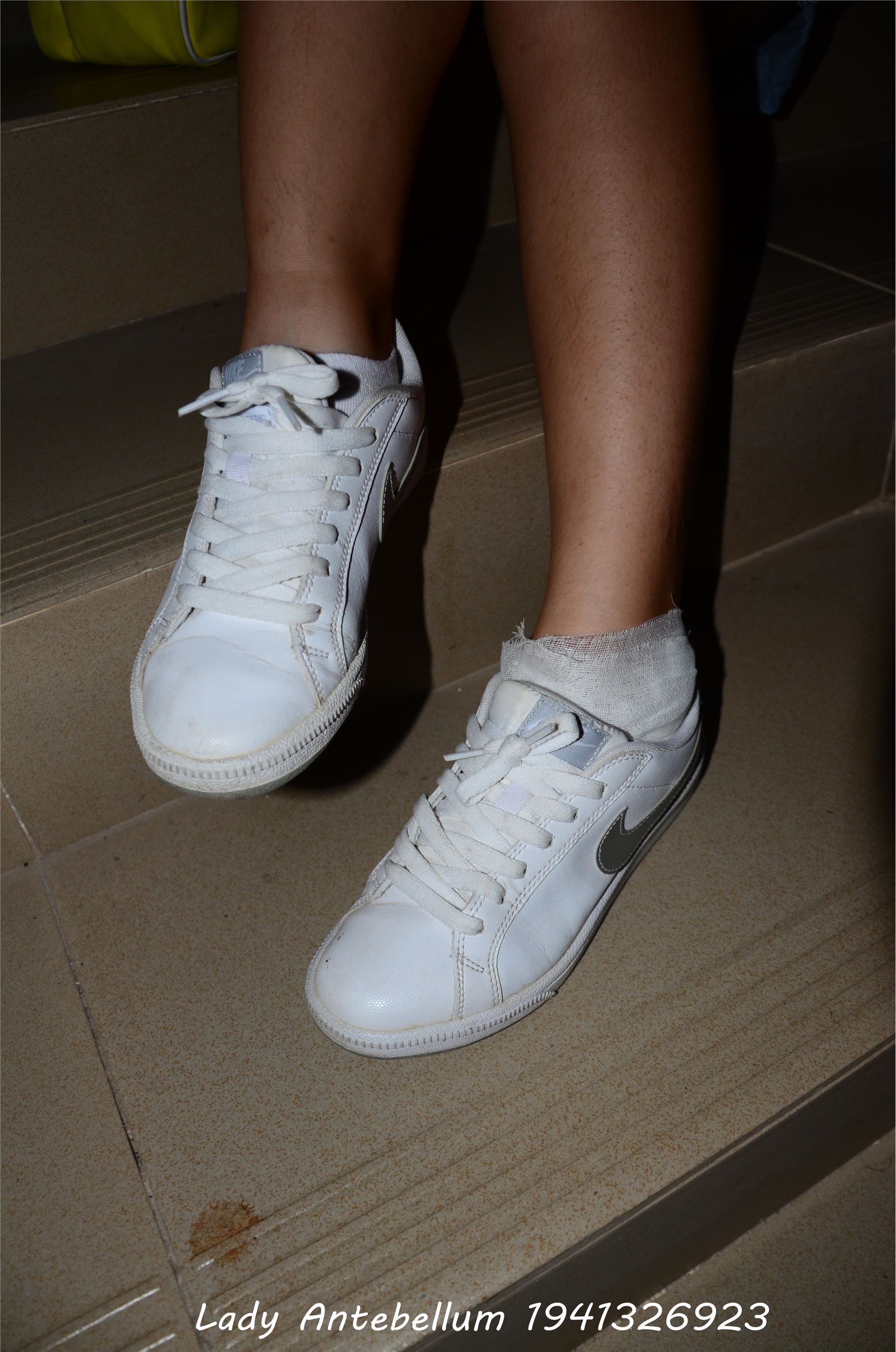 [战前女神] 恋足美腿棉袜女神级摄影套图 036