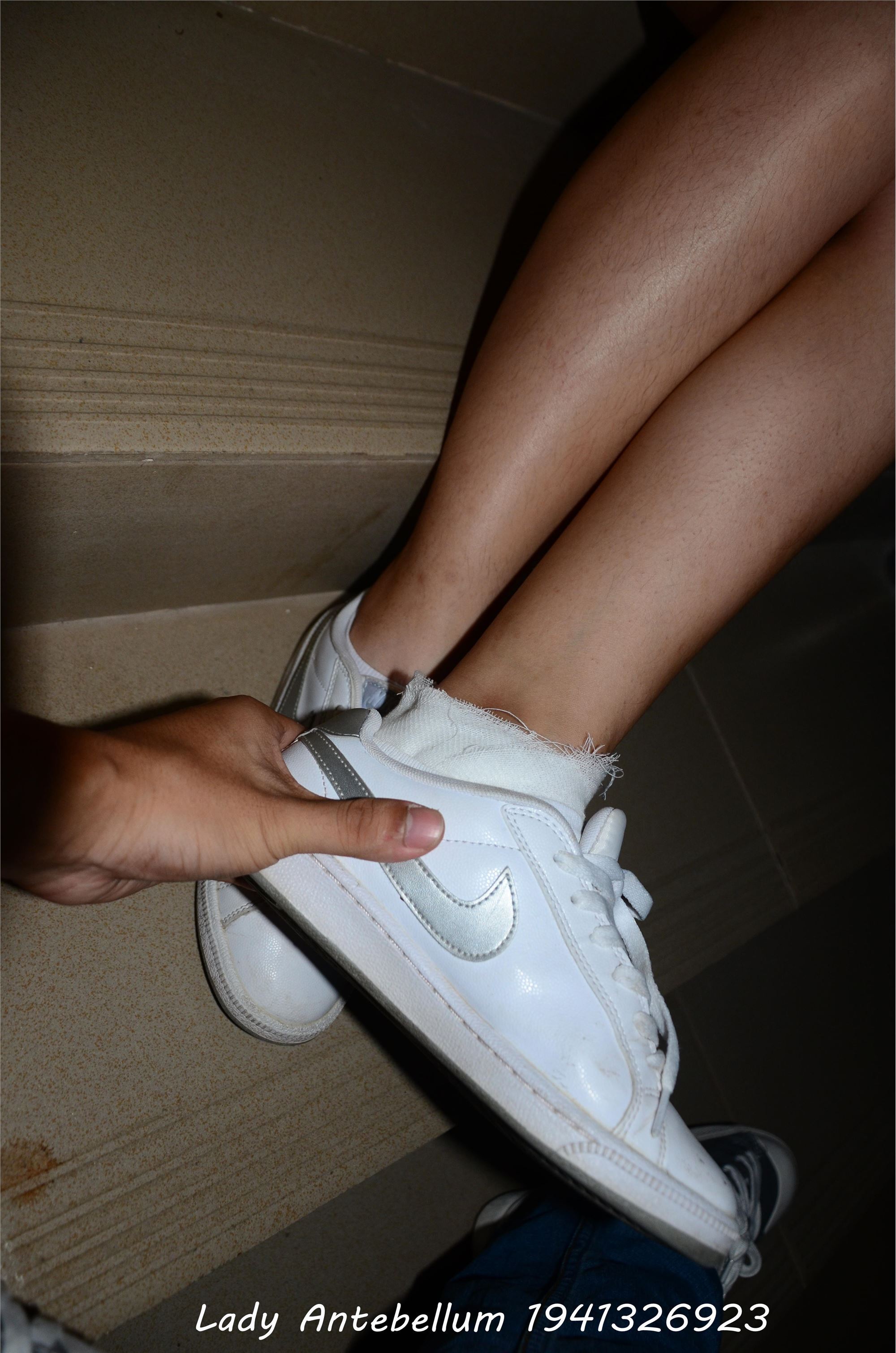 [战前女神] 恋足美腿棉袜女神级摄影套图 036