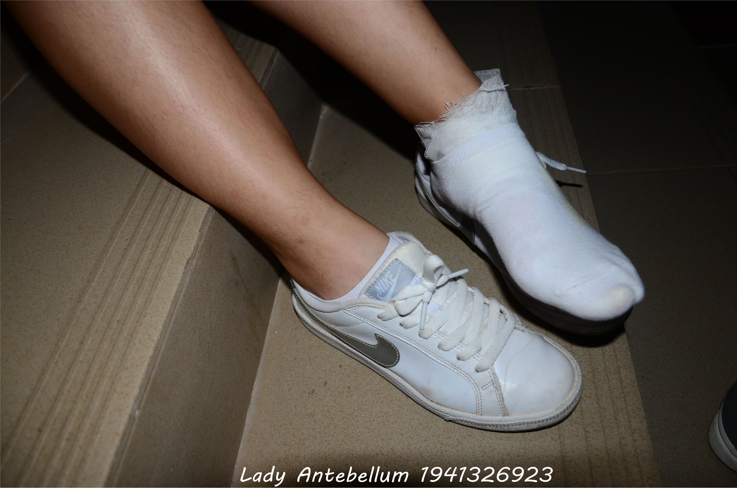 [战前女神] 恋足美腿棉袜女神级摄影套图 036