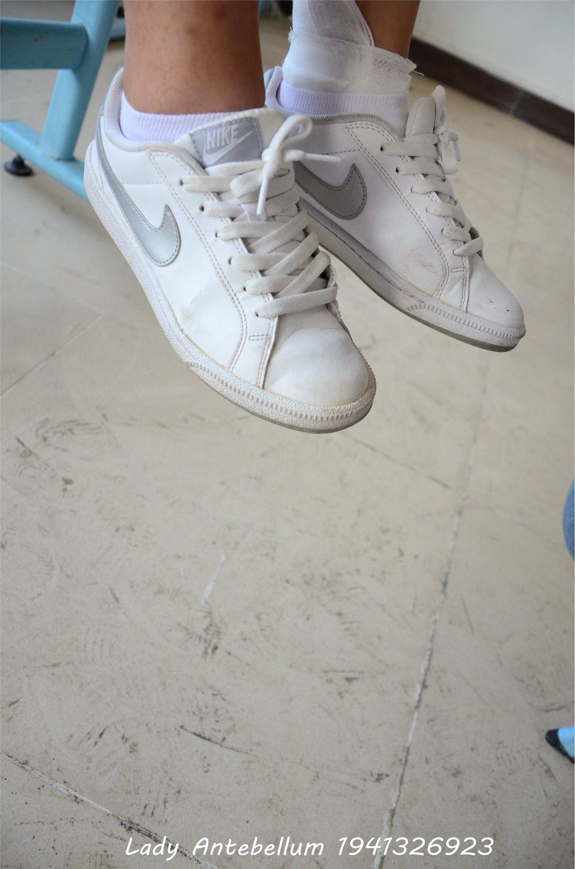 [战前女神] 恋足美腿棉袜女神级摄影套图 036