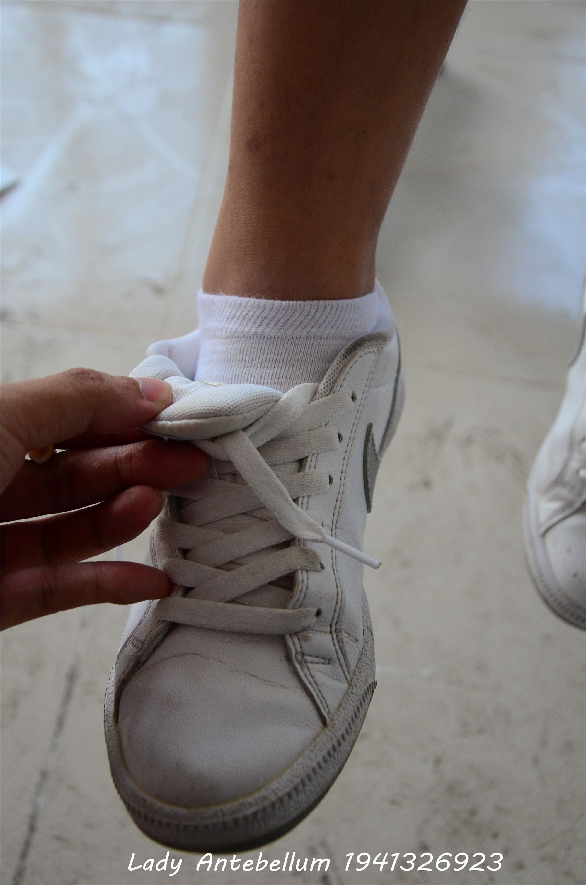 [战前女神] 恋足美腿棉袜女神级摄影套图 036