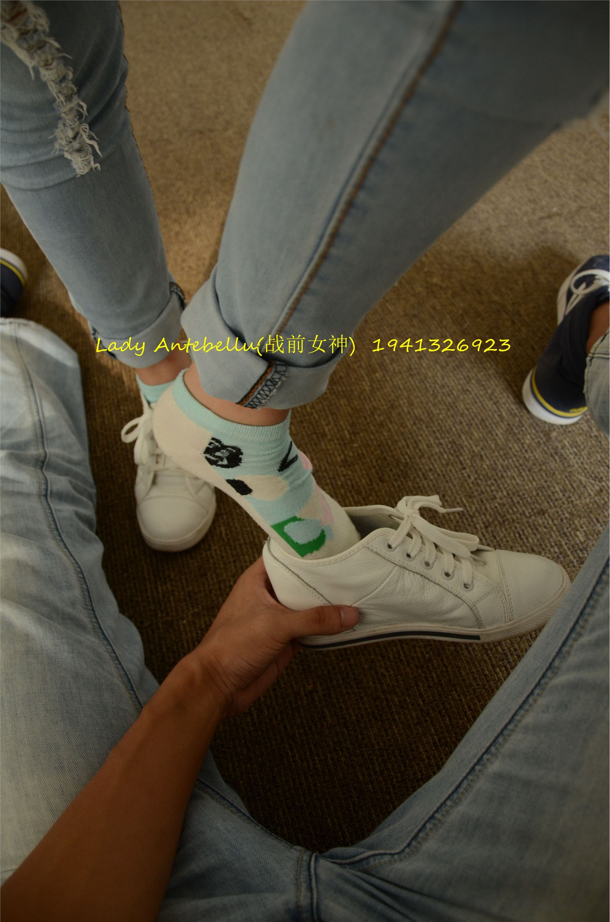 [战前女神] 恋足美腿棉袜女神级摄影套图 037