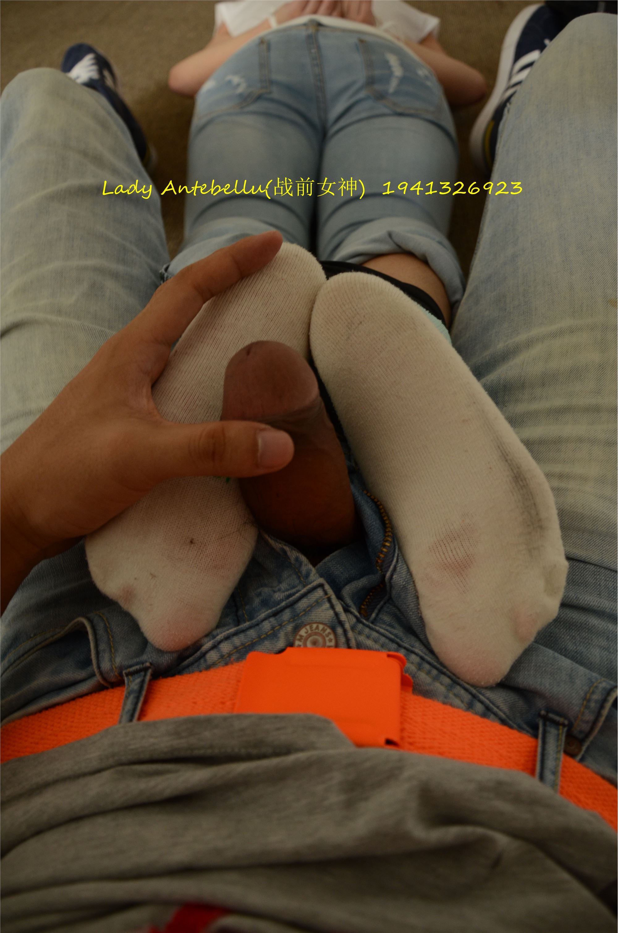 [战前女神] 恋足美腿棉袜女神级摄影套图 037