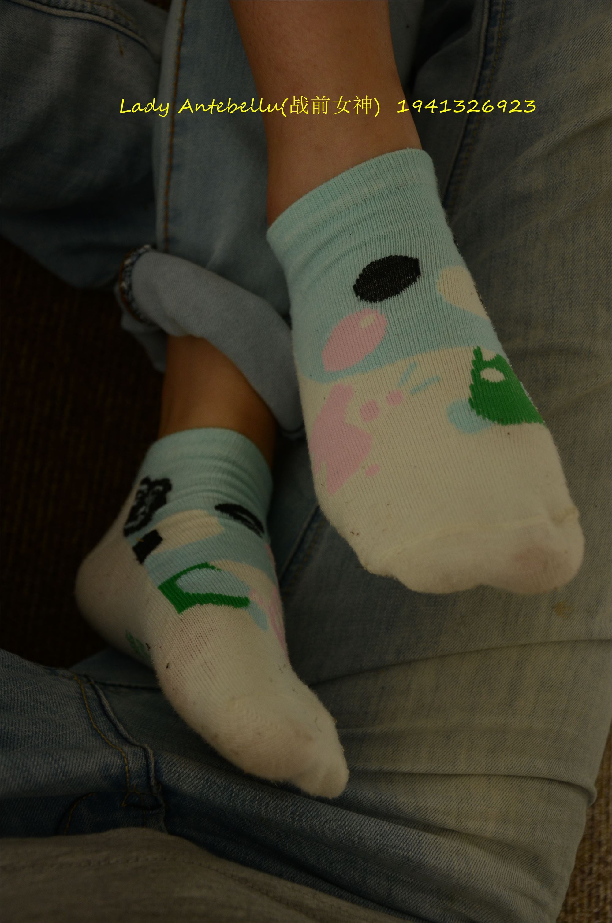 [战前女神] 恋足美腿棉袜女神级摄影套图 037