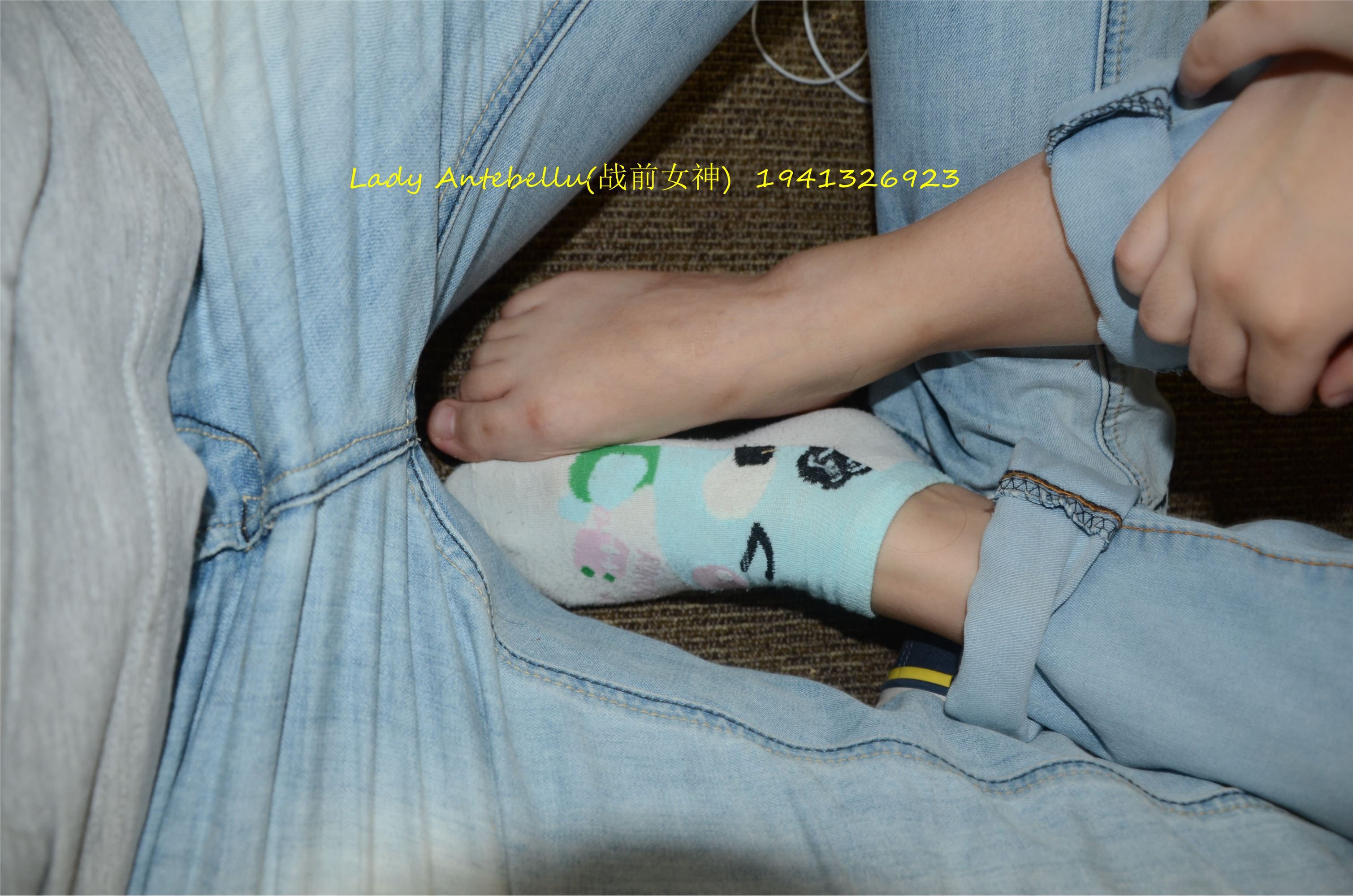 [战前女神] 恋足美腿棉袜女神级摄影套图 037