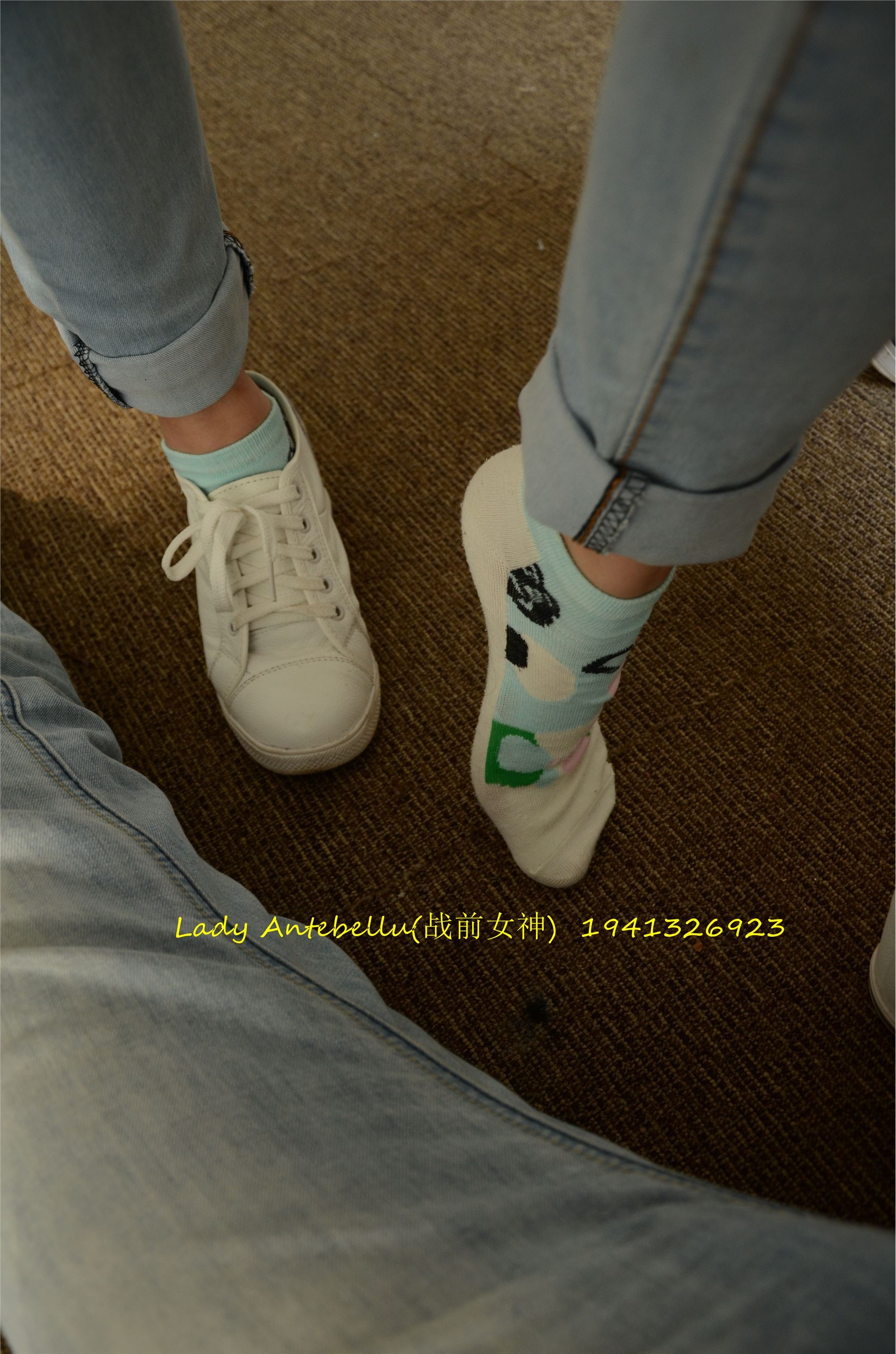 [战前女神] 恋足美腿棉袜女神级摄影套图 037