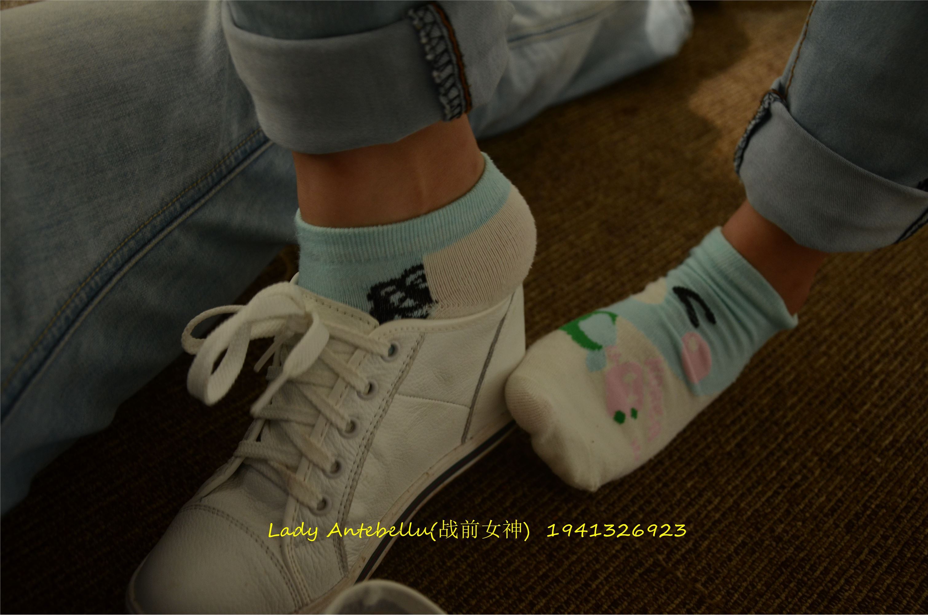 [战前女神] 恋足美腿棉袜女神级摄影套图 037