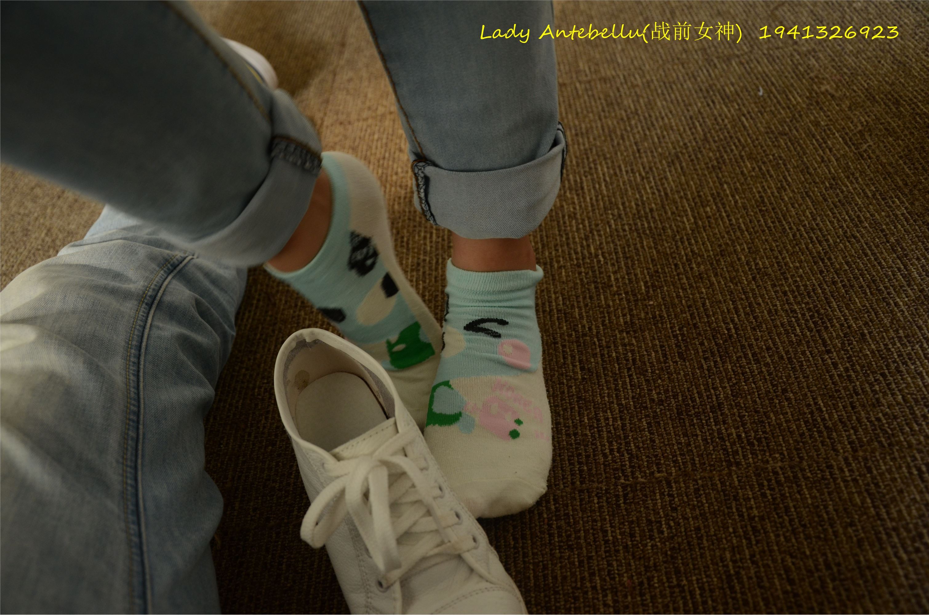 [战前女神] 恋足美腿棉袜女神级摄影套图 037