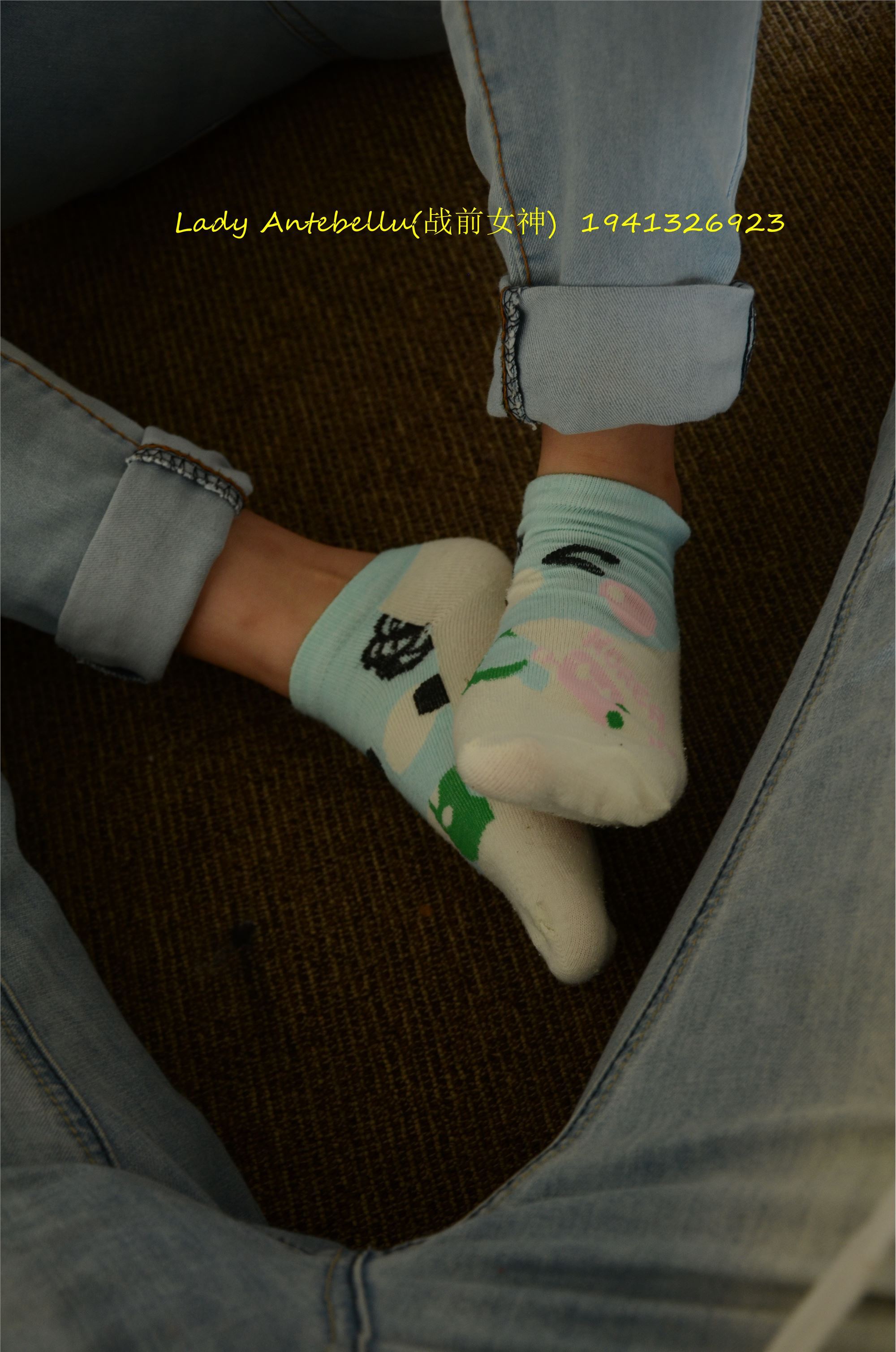 [战前女神] 恋足美腿棉袜女神级摄影套图 037