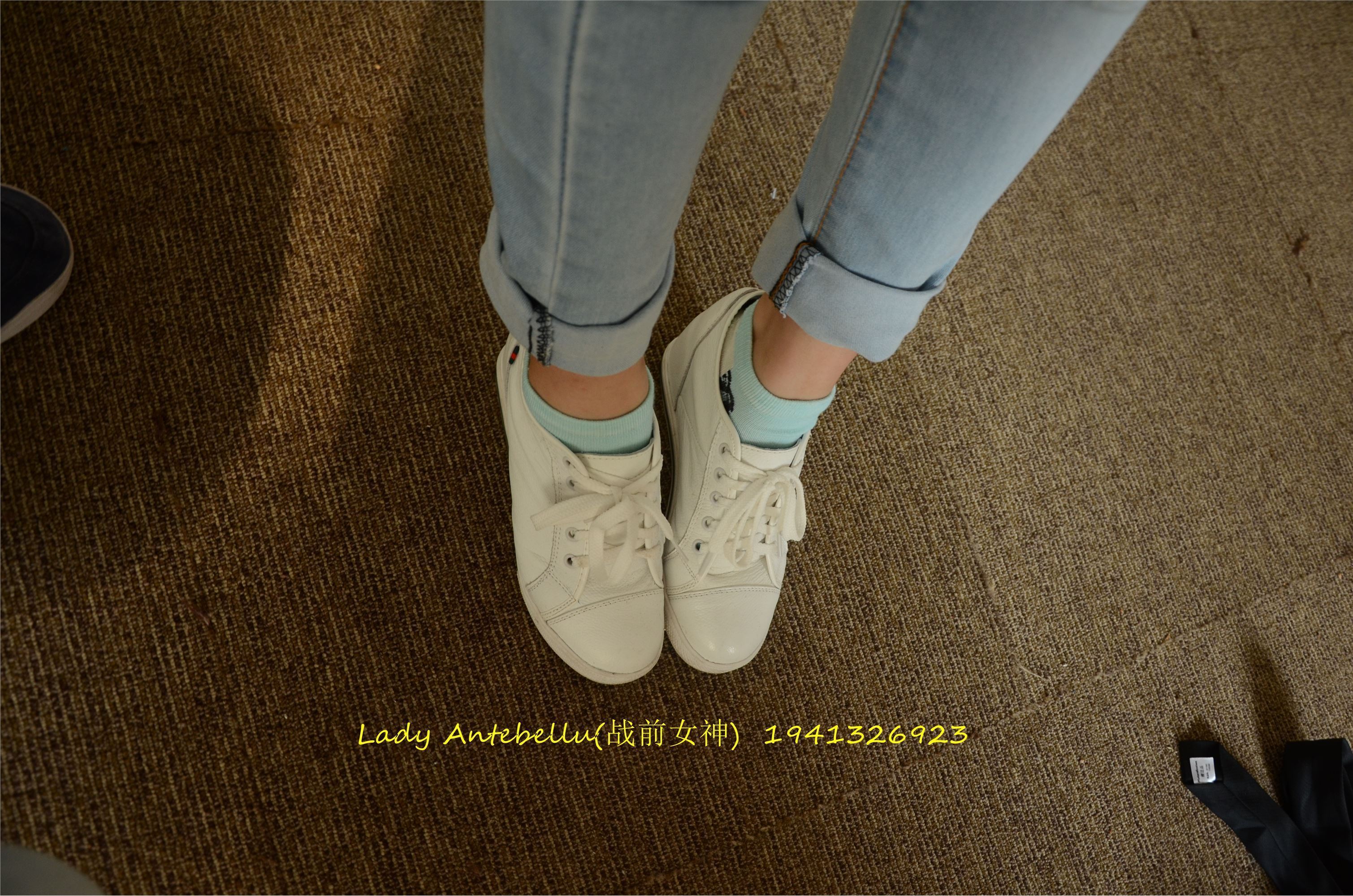 [战前女神] 恋足美腿棉袜女神级摄影套图 037