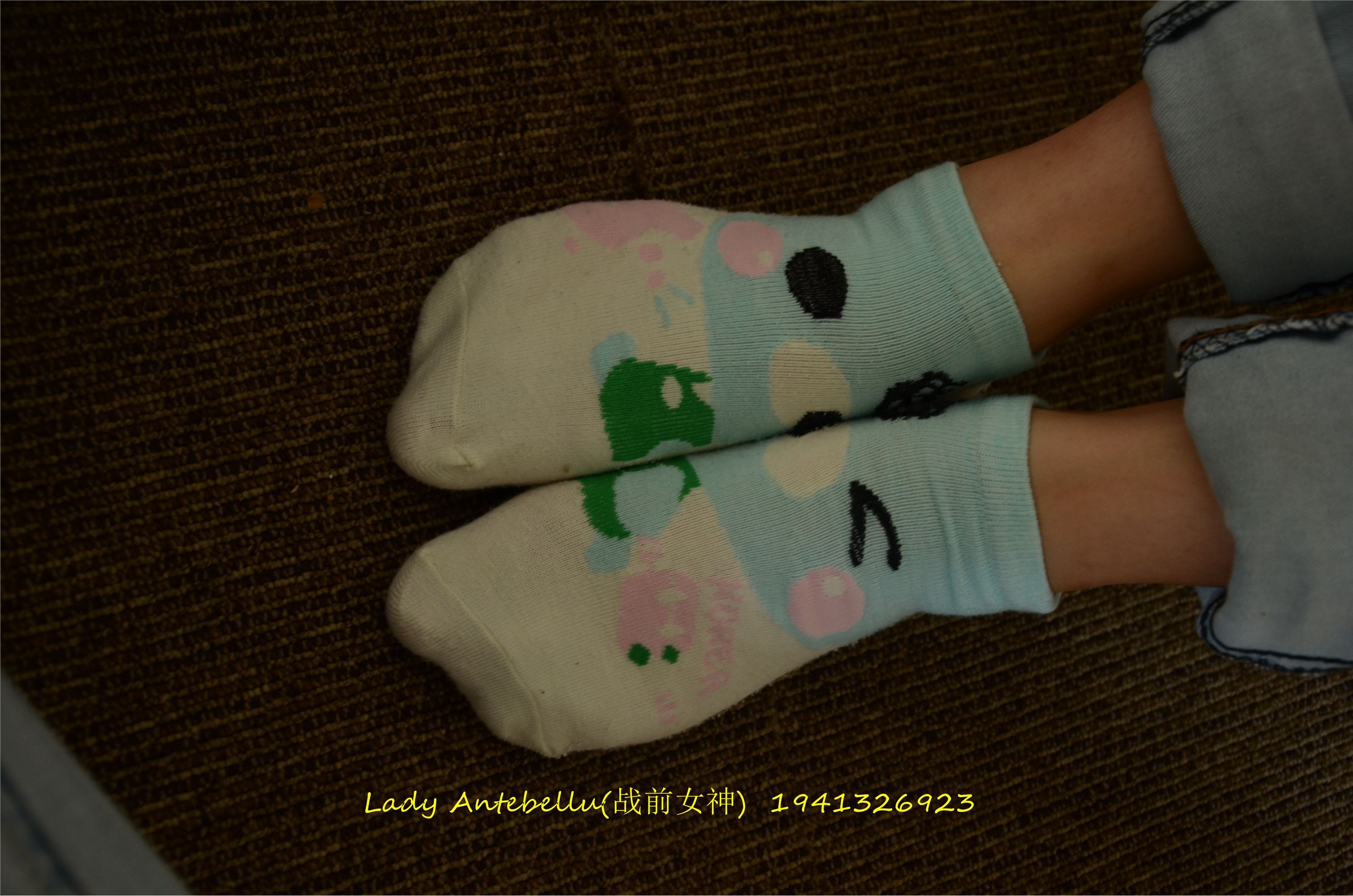 [战前女神] 恋足美腿棉袜女神级摄影套图 037