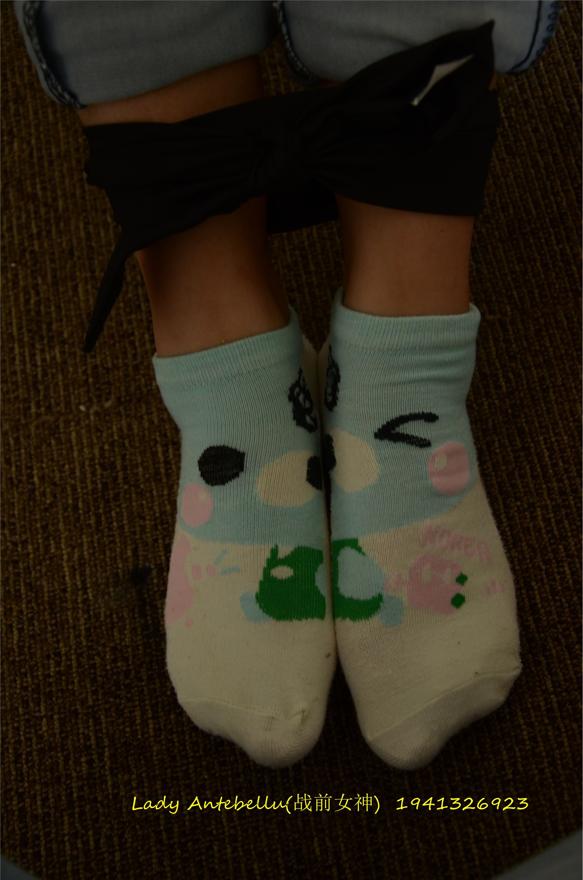 [战前女神] 恋足美腿棉袜女神级摄影套图 037