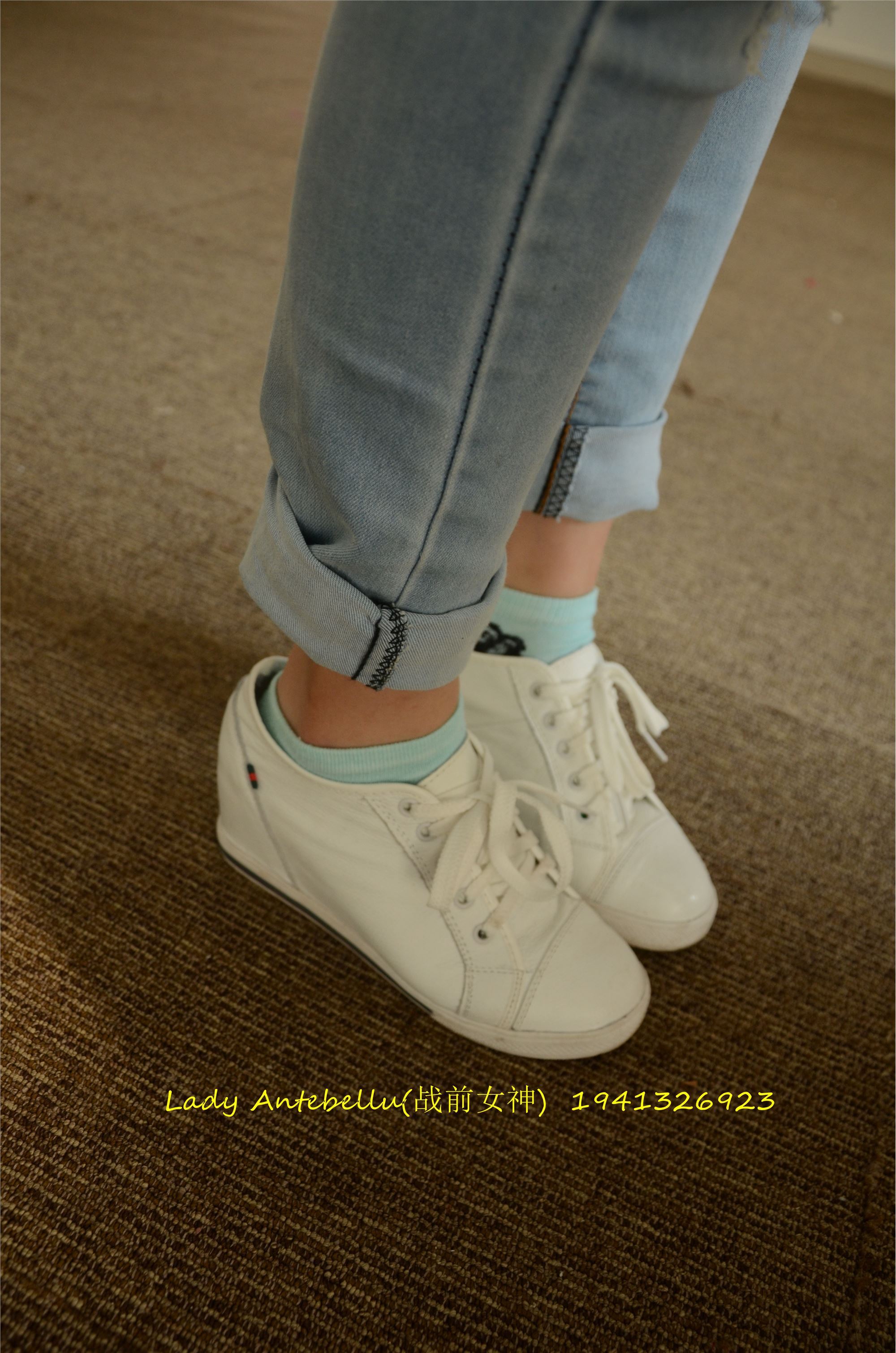 [战前女神] 恋足美腿棉袜女神级摄影套图 037