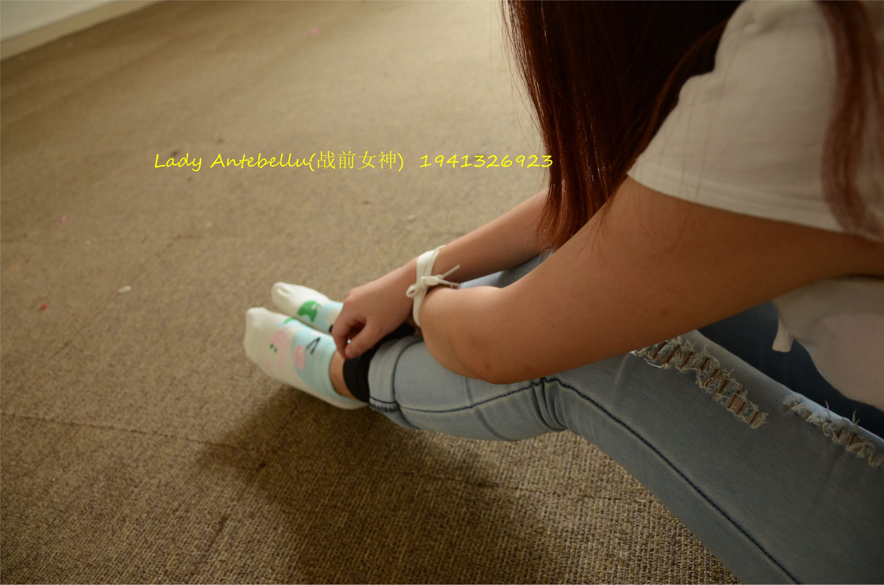 [战前女神] 恋足美腿棉袜女神级摄影套图 037