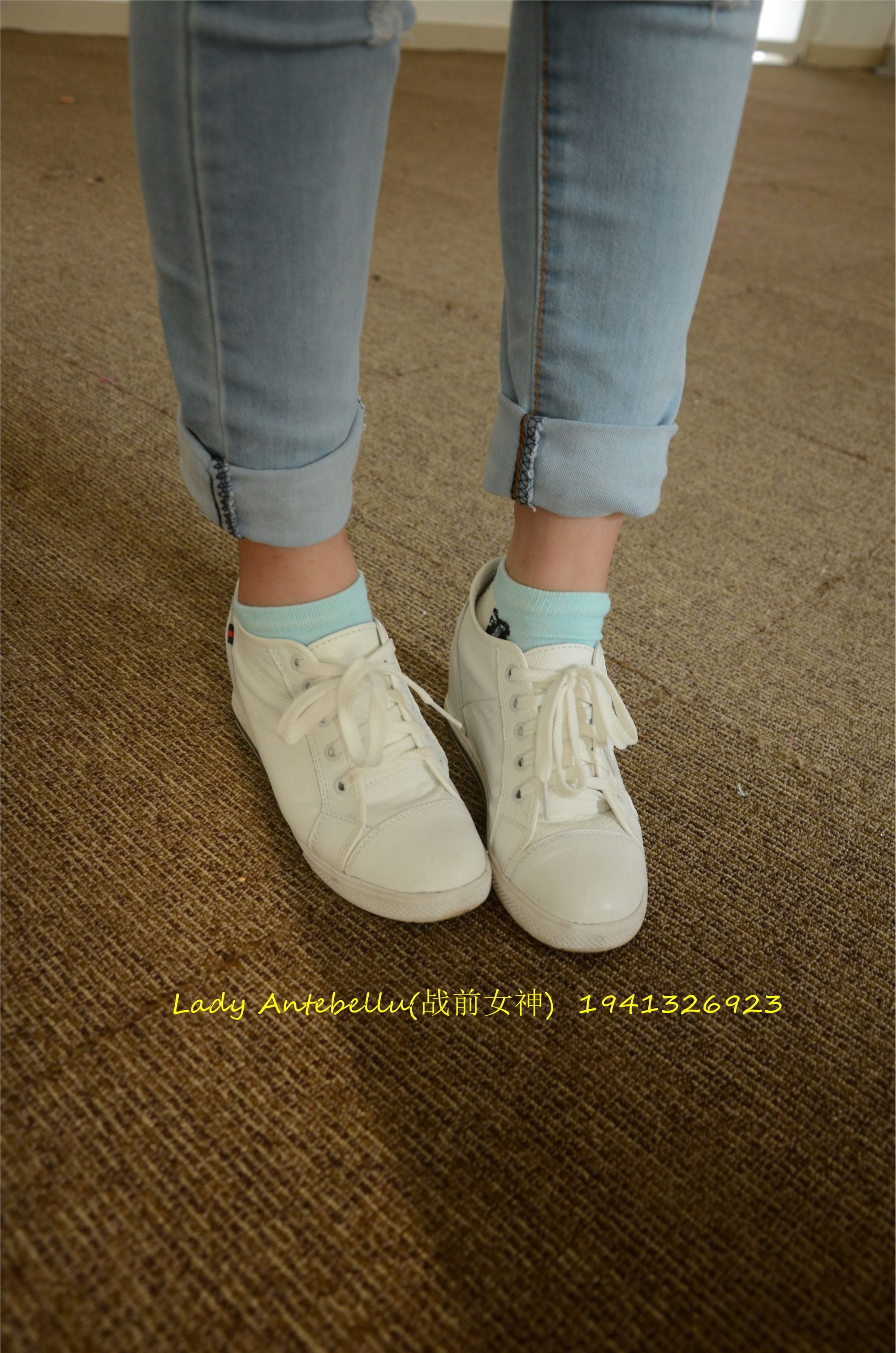 [战前女神] 恋足美腿棉袜女神级摄影套图 037