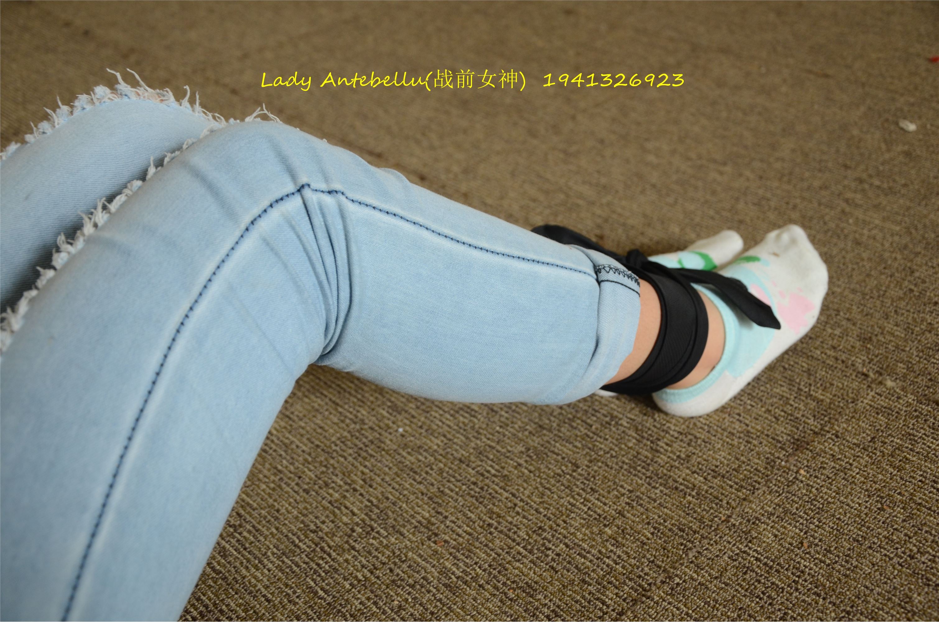 [战前女神] 恋足美腿棉袜女神级摄影套图 037