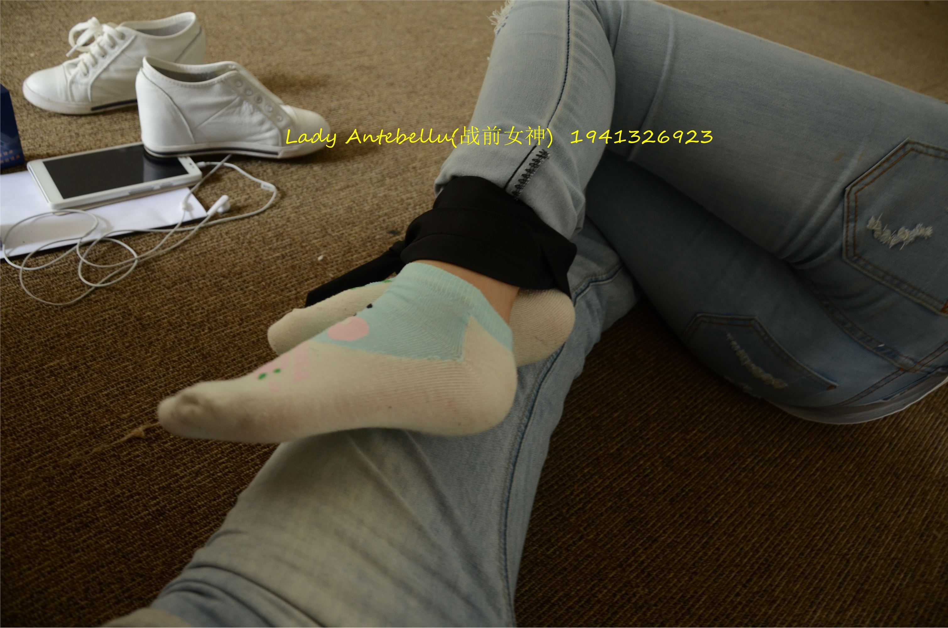 [战前女神] 恋足美腿棉袜女神级摄影套图 037