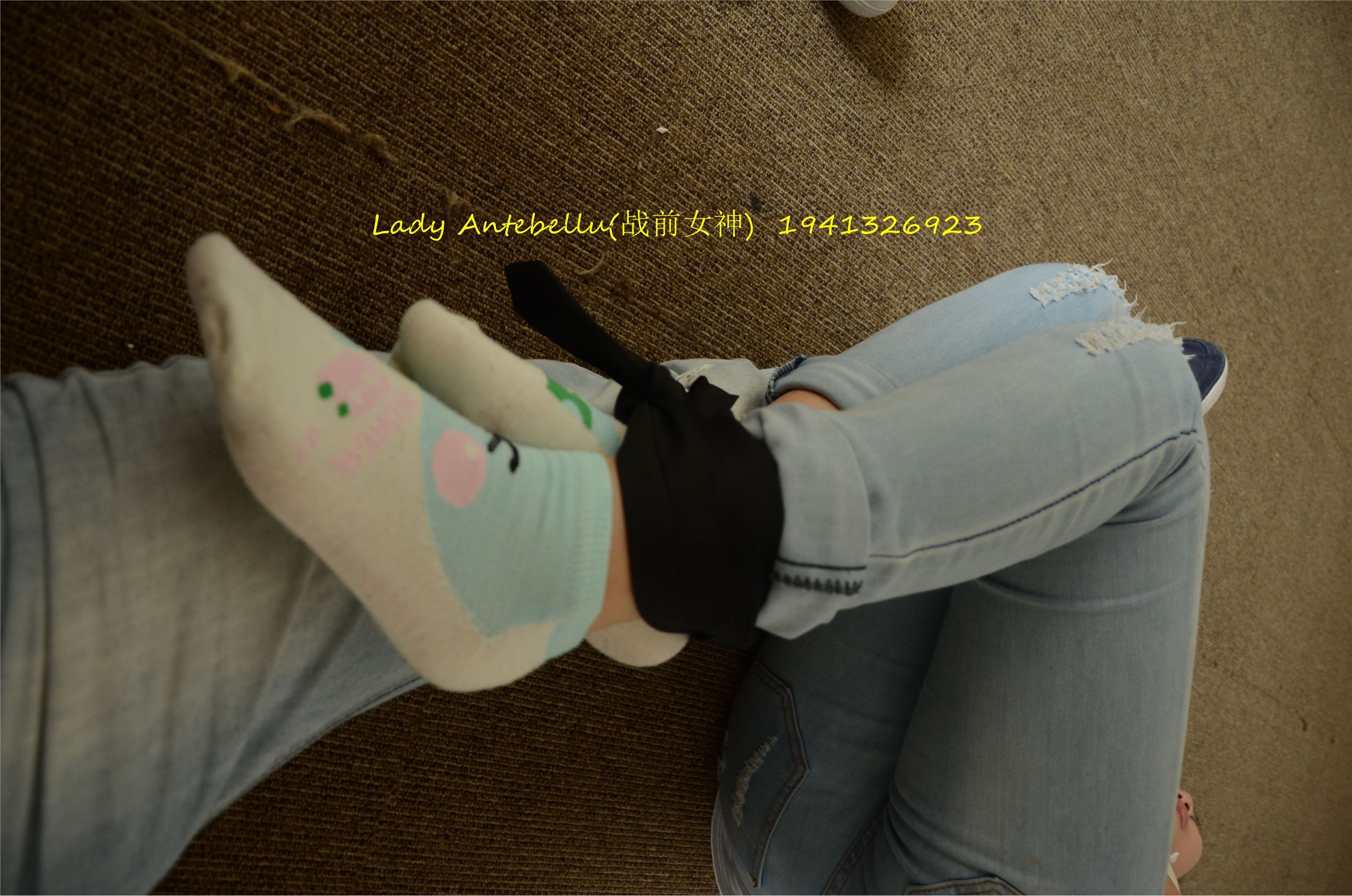 [战前女神] 恋足美腿棉袜女神级摄影套图 037