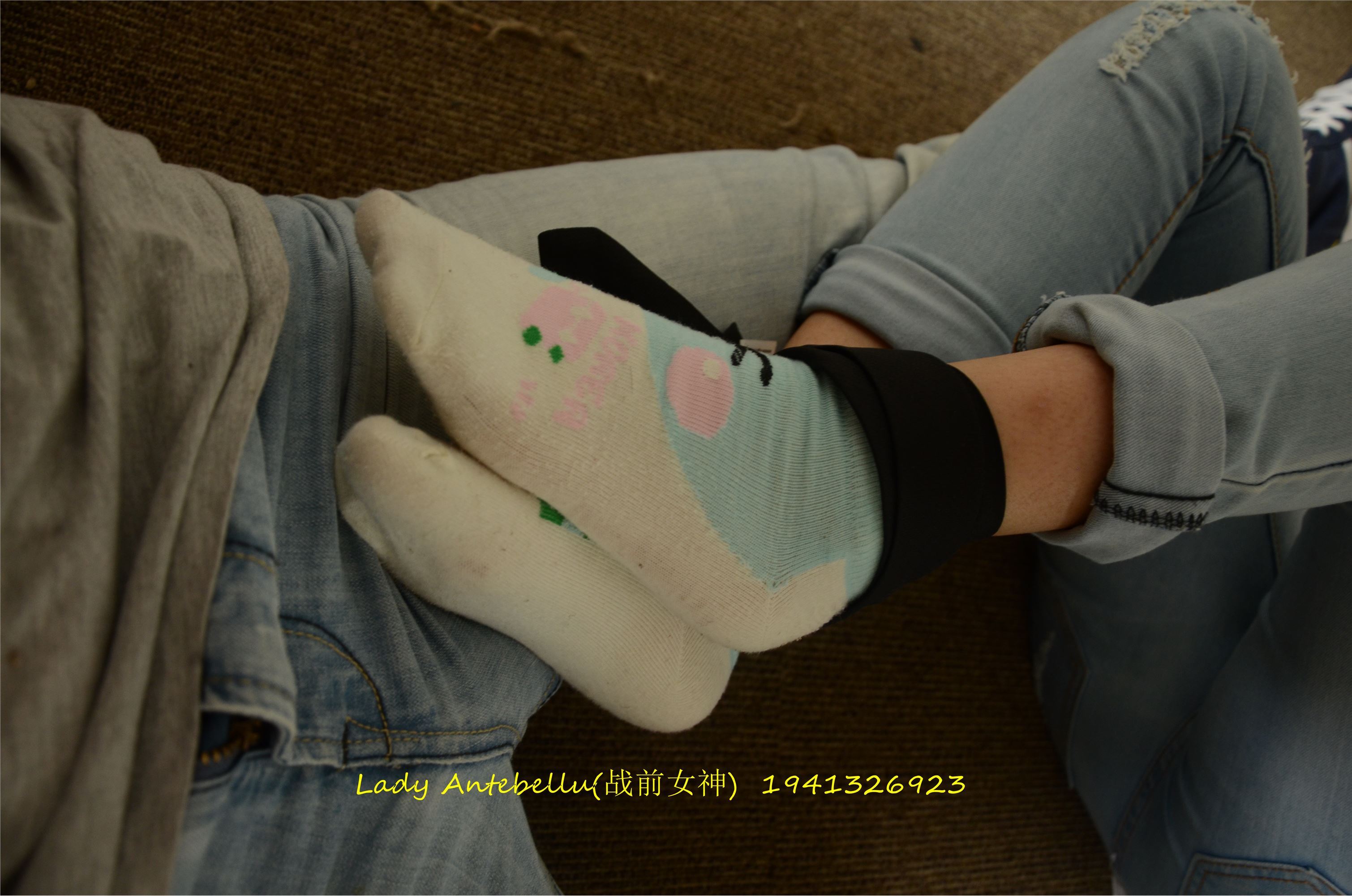 [战前女神] 恋足美腿棉袜女神级摄影套图 037