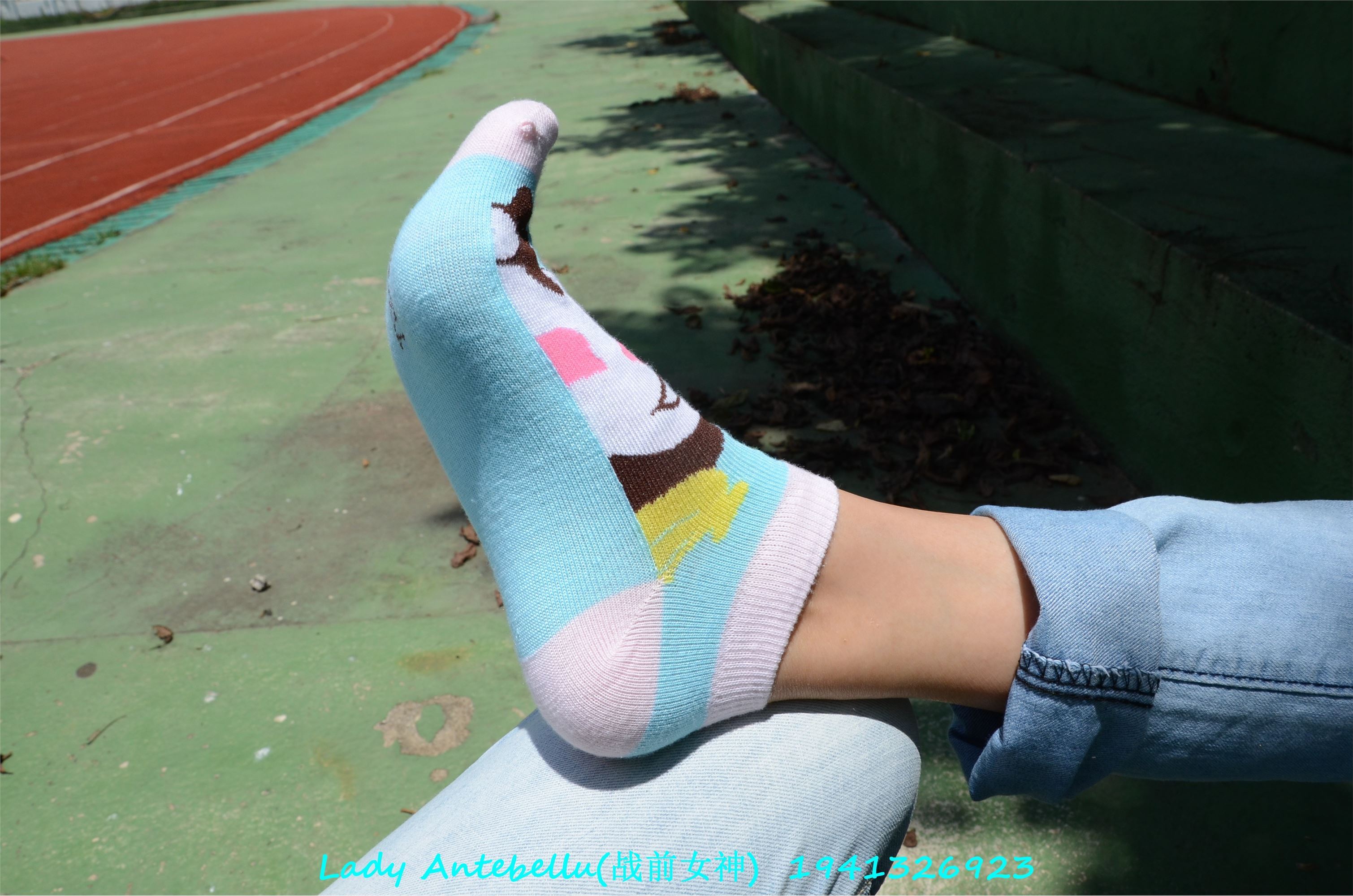 [战前女神] 恋足美腿棉袜女神级摄影套图 038