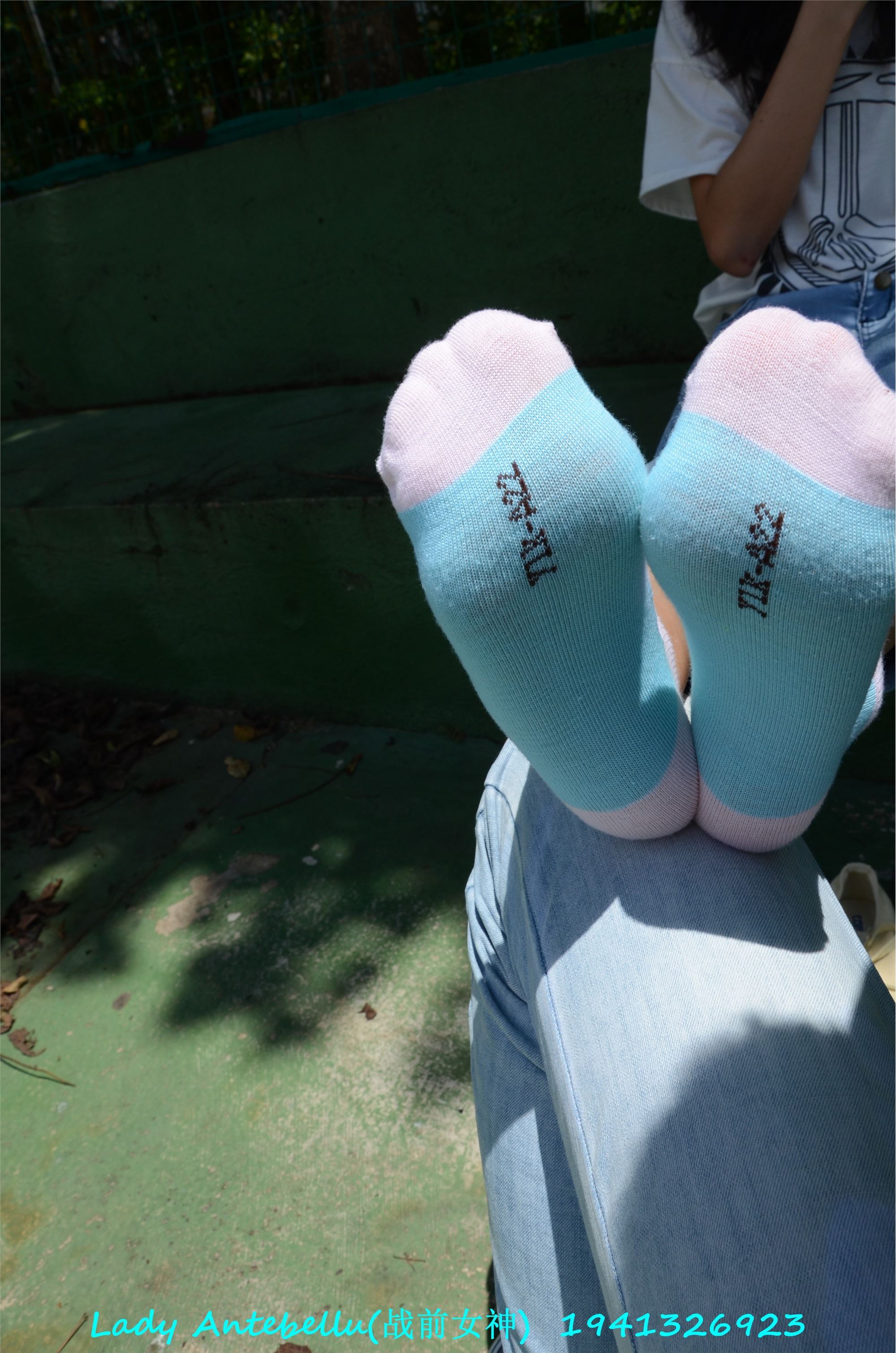 [战前女神] 恋足美腿棉袜女神级摄影套图 038