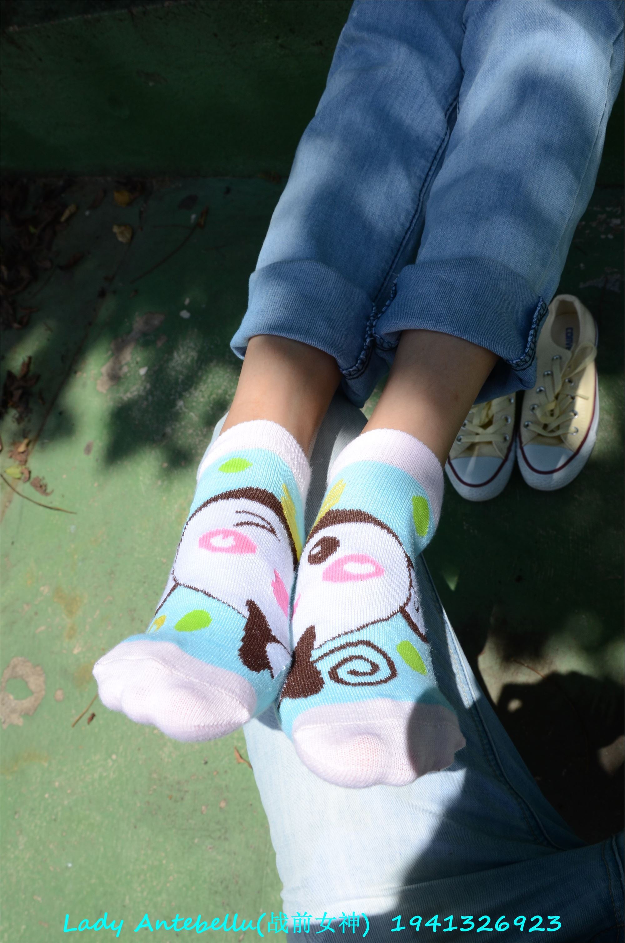 [战前女神] 恋足美腿棉袜女神级摄影套图 038