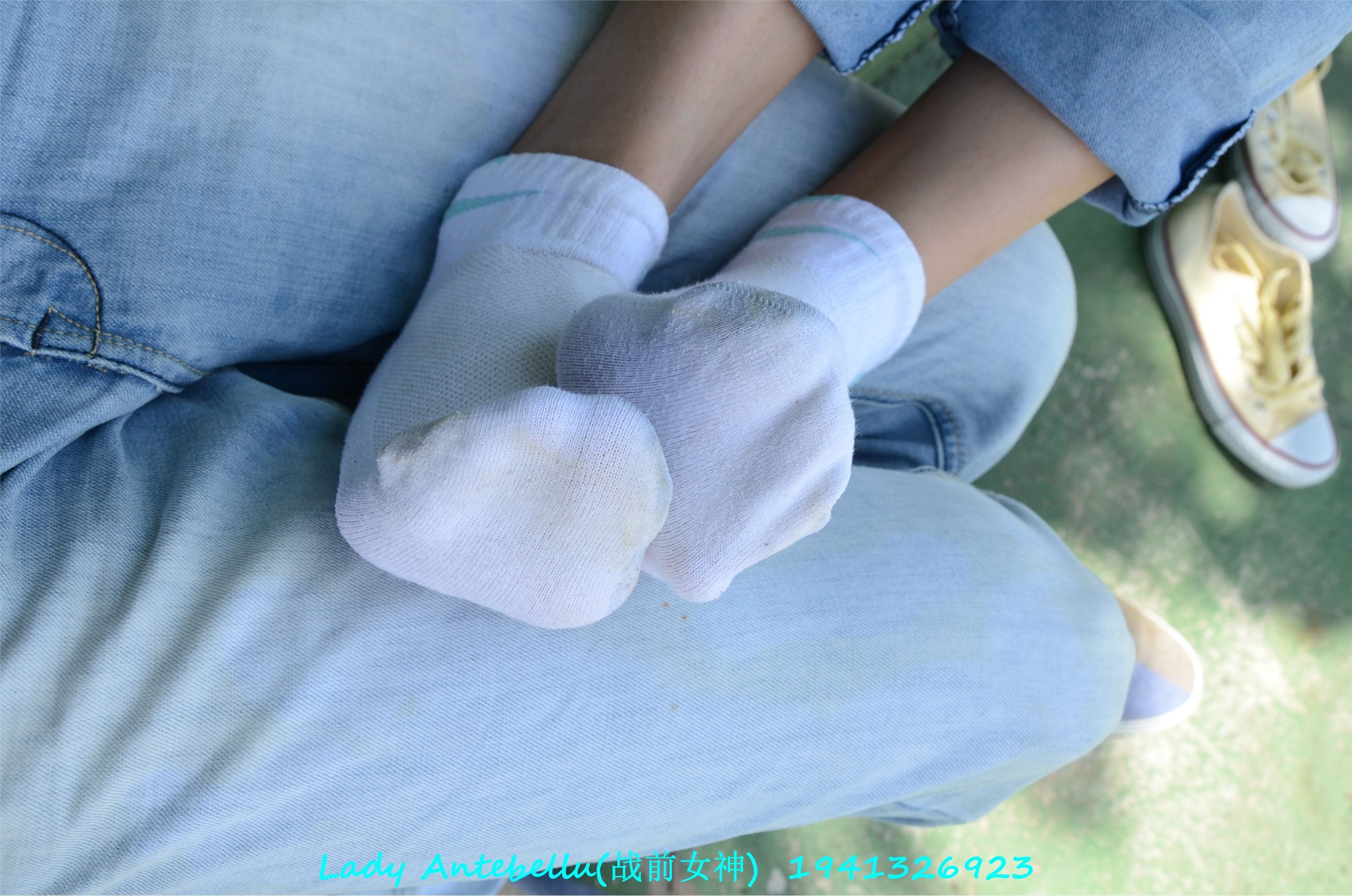 [战前女神] 恋足美腿棉袜女神级摄影套图 038