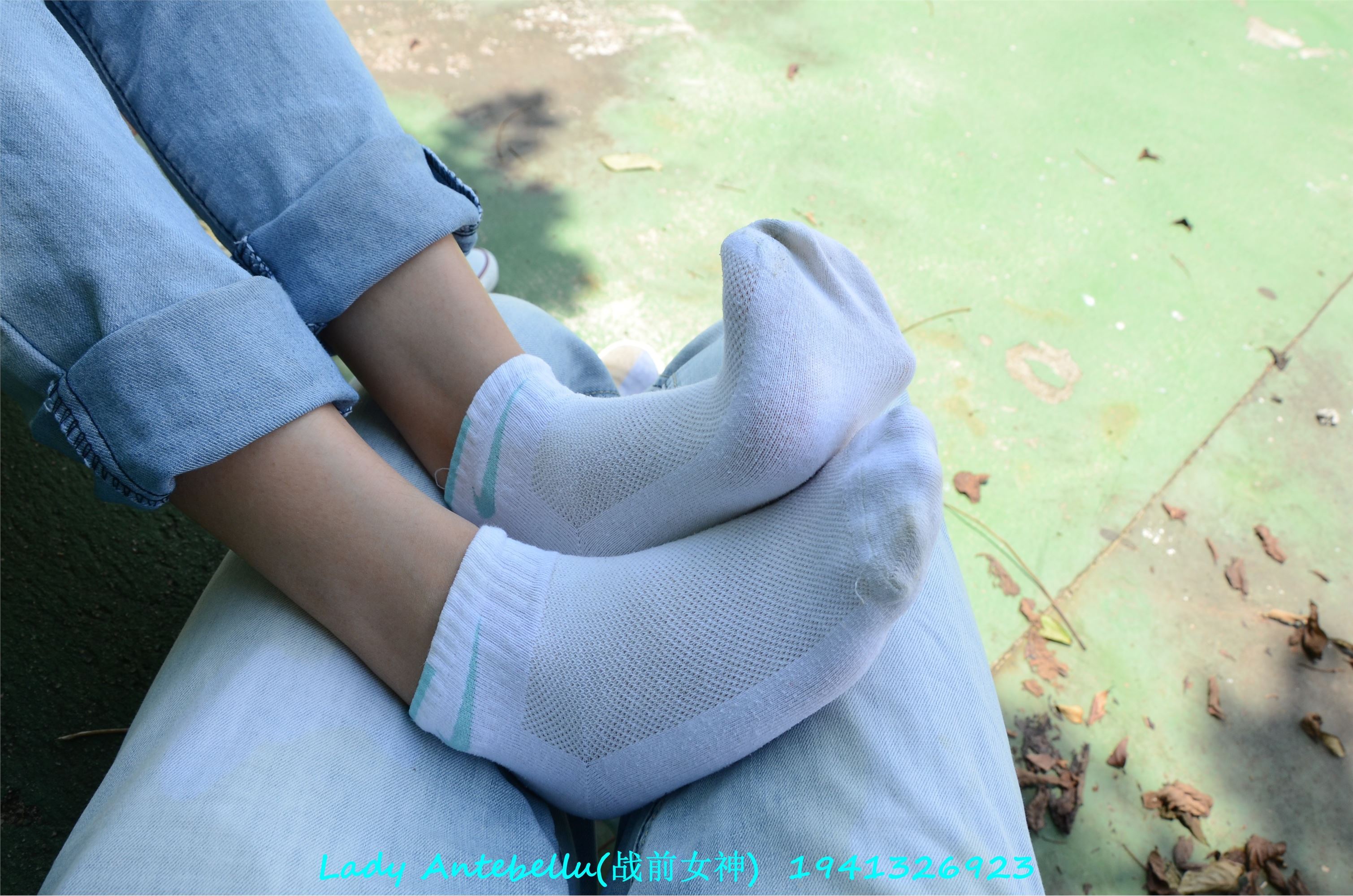 [战前女神] 恋足美腿棉袜女神级摄影套图 038