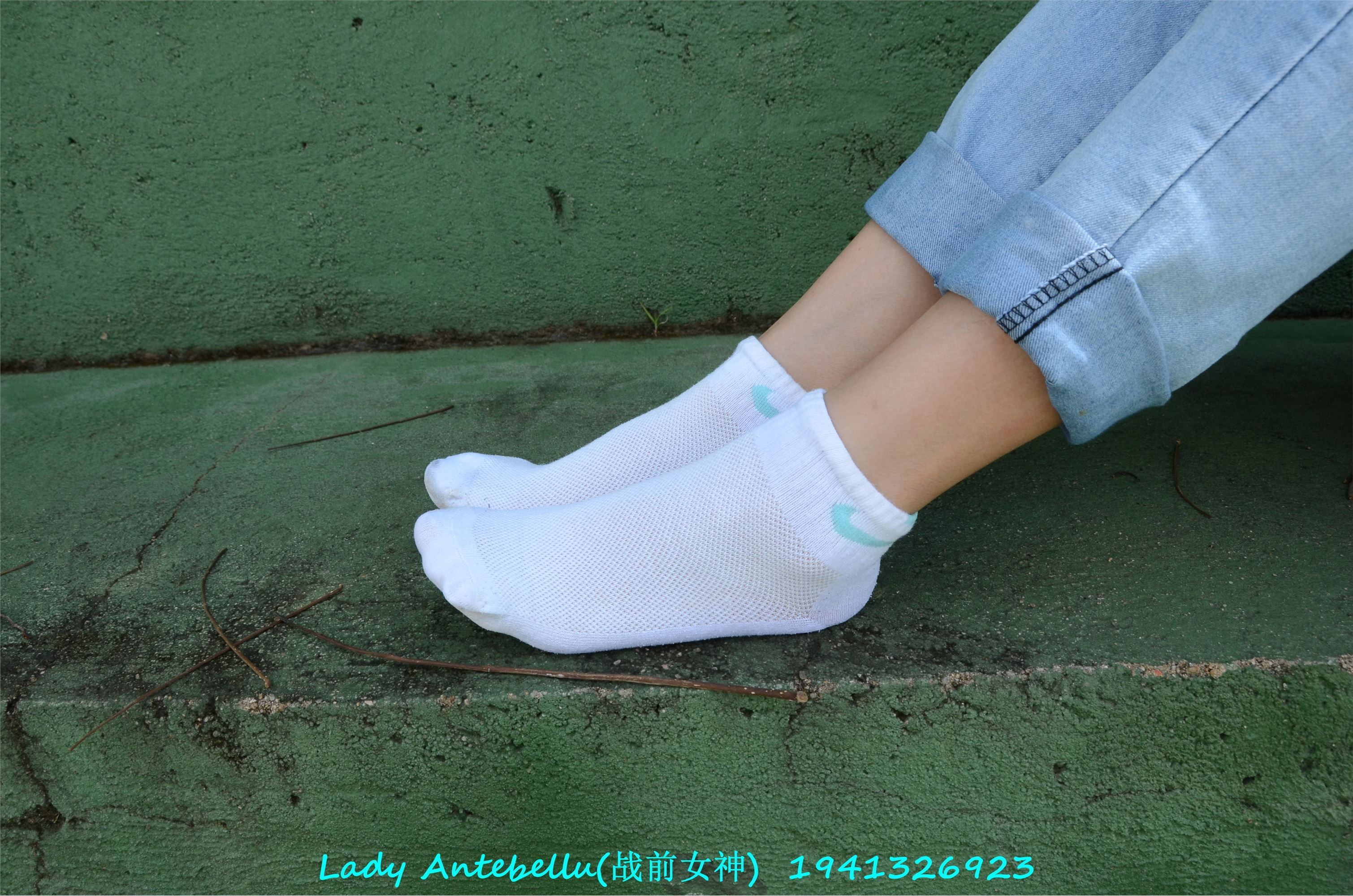 [战前女神] 恋足美腿棉袜女神级摄影套图 038