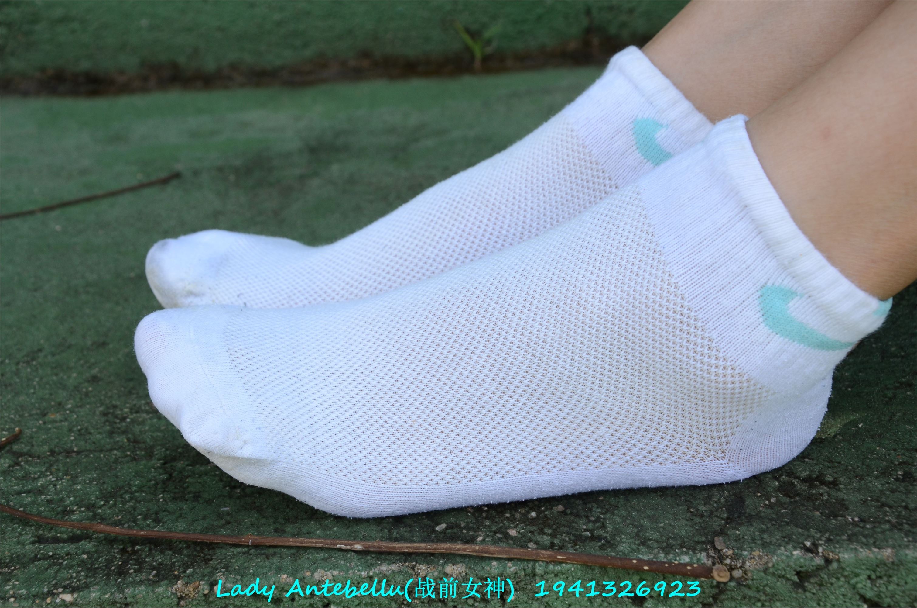 [战前女神] 恋足美腿棉袜女神级摄影套图 038