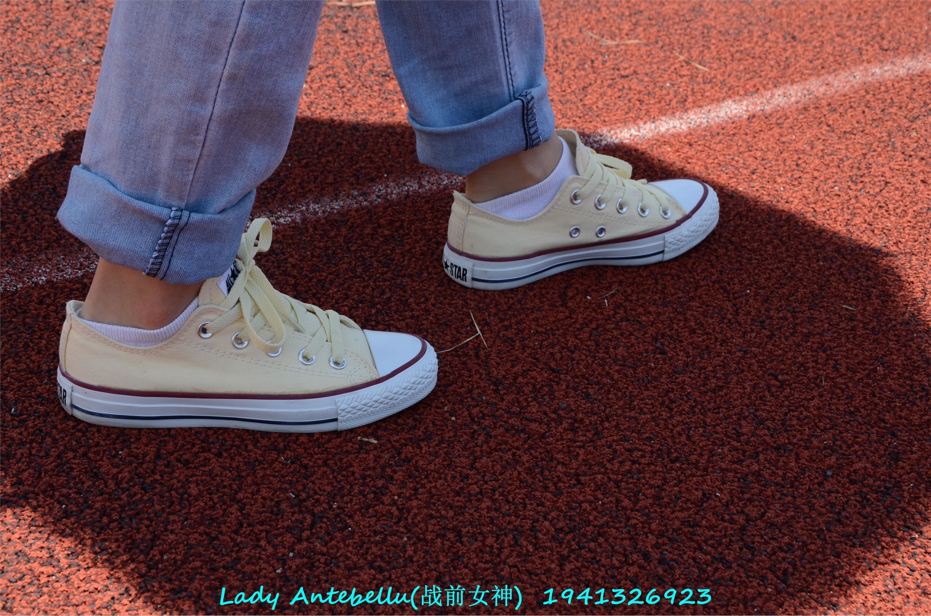 [战前女神] 恋足美腿棉袜女神级摄影套图 038