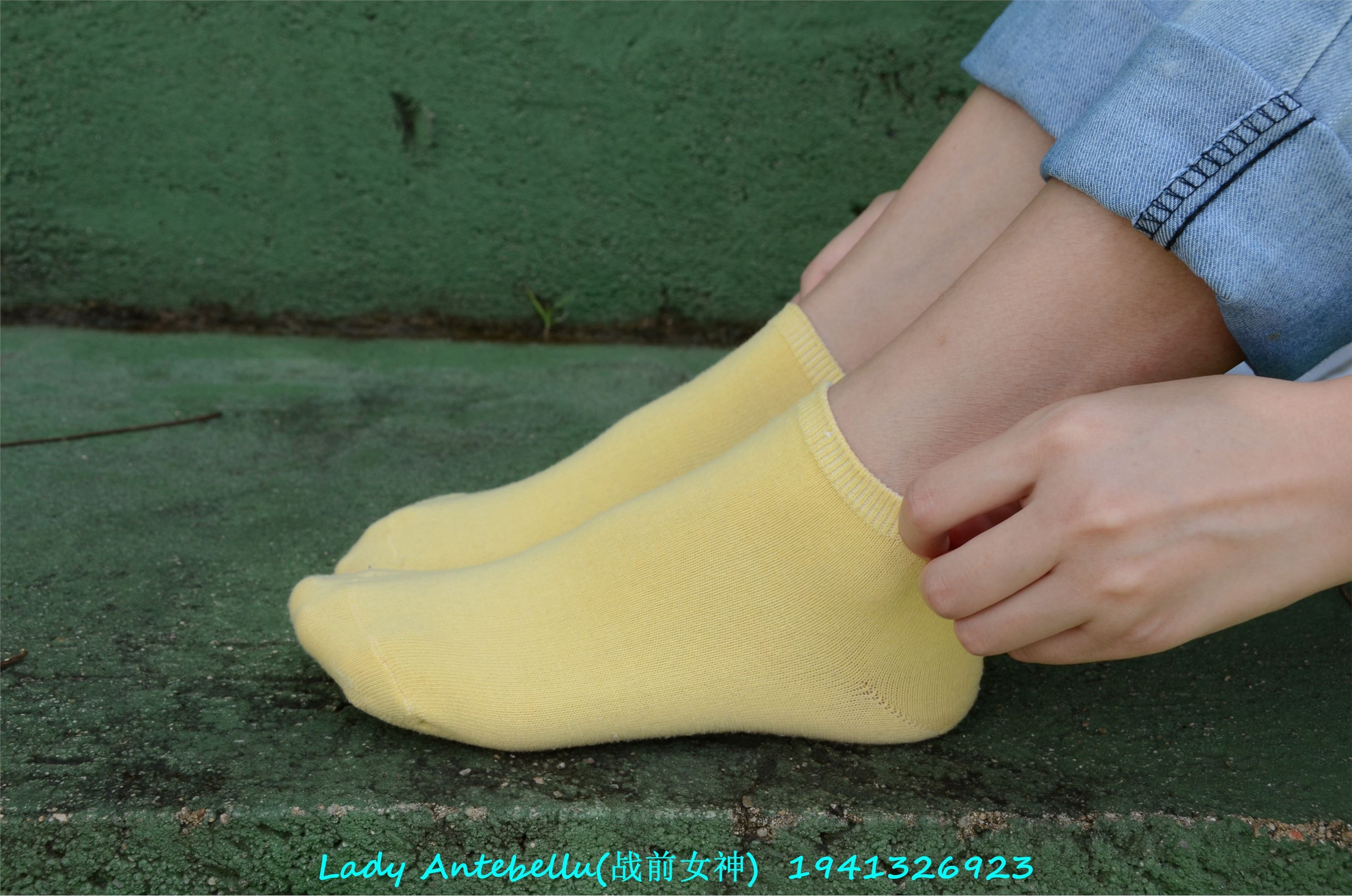 [战前女神] 恋足美腿棉袜女神级摄影套图 038