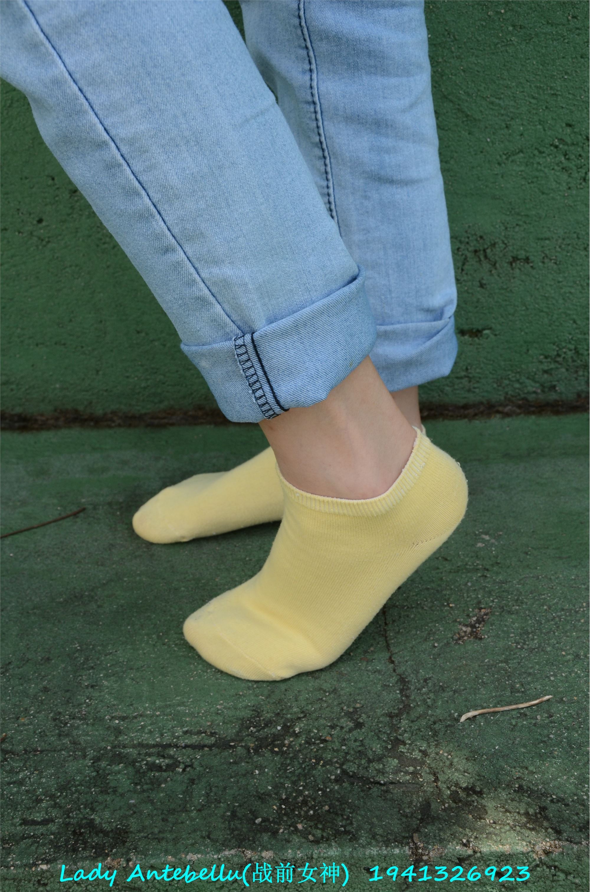 [战前女神] 恋足美腿棉袜女神级摄影套图 038