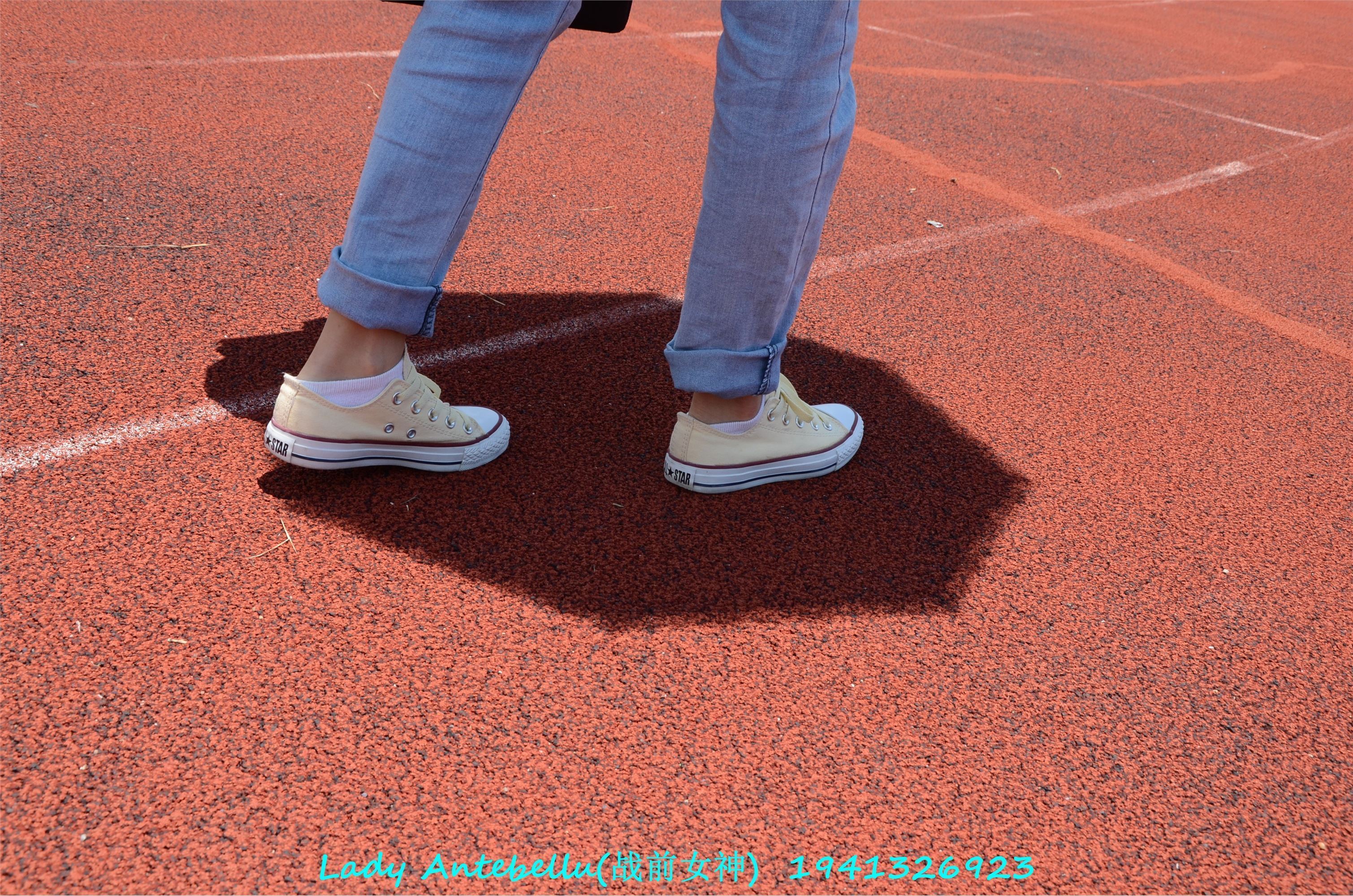 [战前女神] 恋足美腿棉袜女神级摄影套图 038