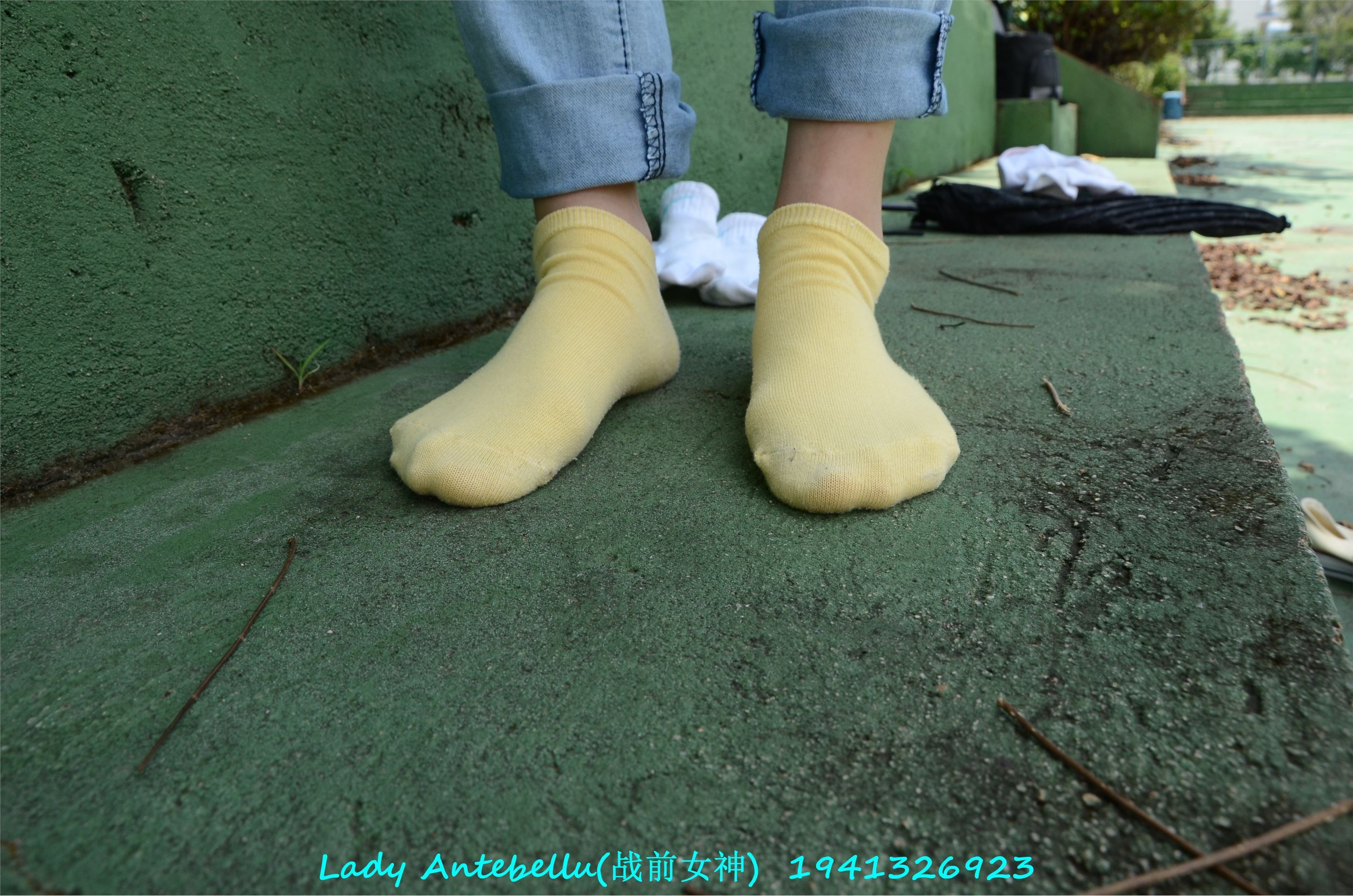 [战前女神] 恋足美腿棉袜女神级摄影套图 038