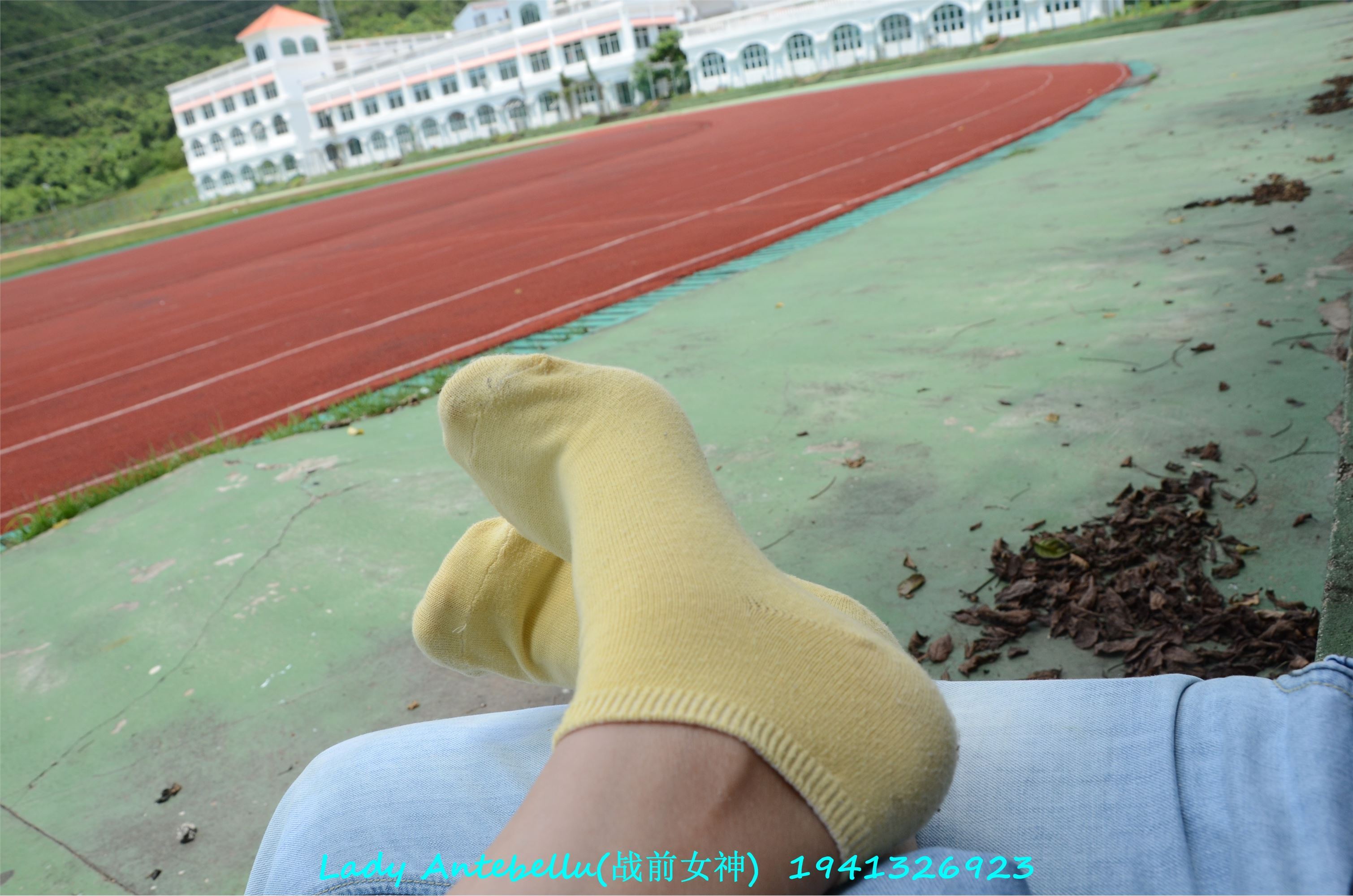 [战前女神] 恋足美腿棉袜女神级摄影套图 038