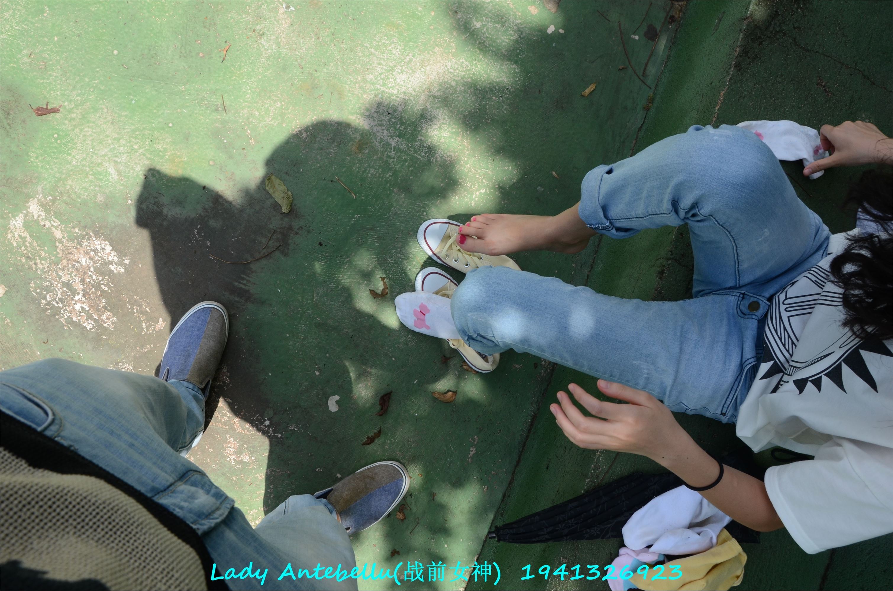 [战前女神] 恋足美腿棉袜女神级摄影套图 038