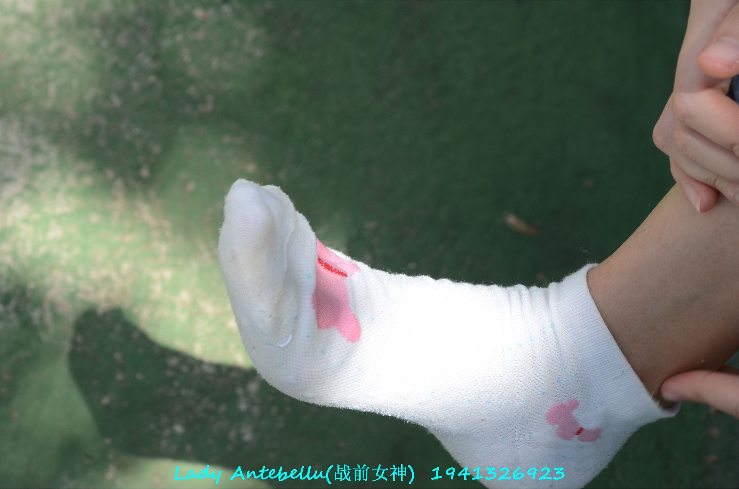 [战前女神] 恋足美腿棉袜女神级摄影套图 038