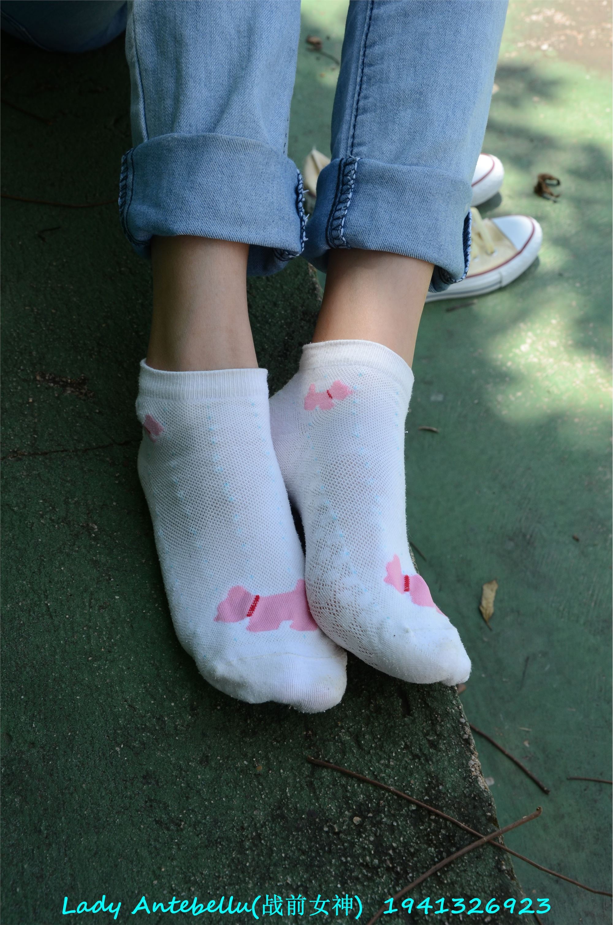 [战前女神] 恋足美腿棉袜女神级摄影套图 038