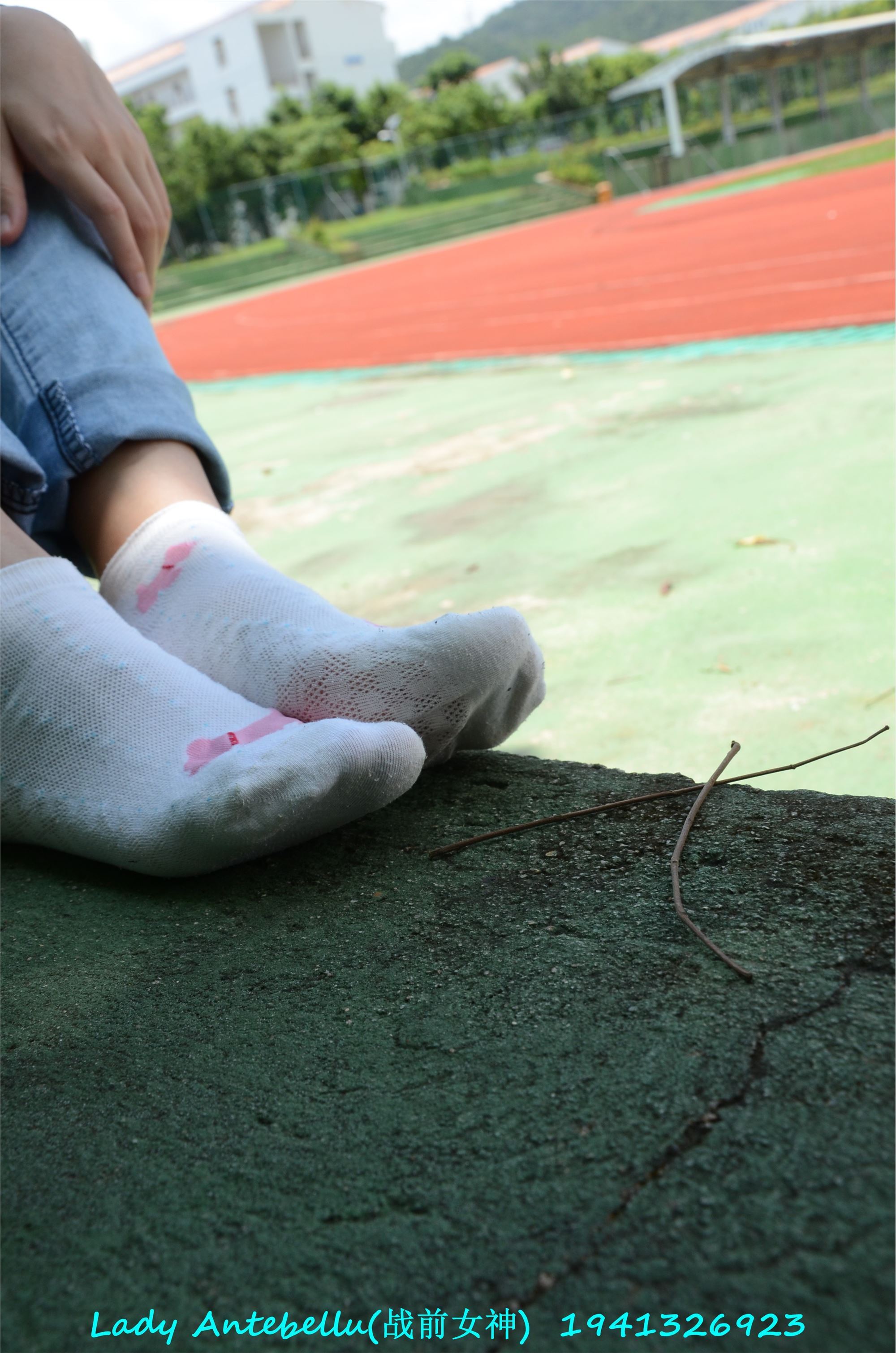 [战前女神] 恋足美腿棉袜女神级摄影套图 038