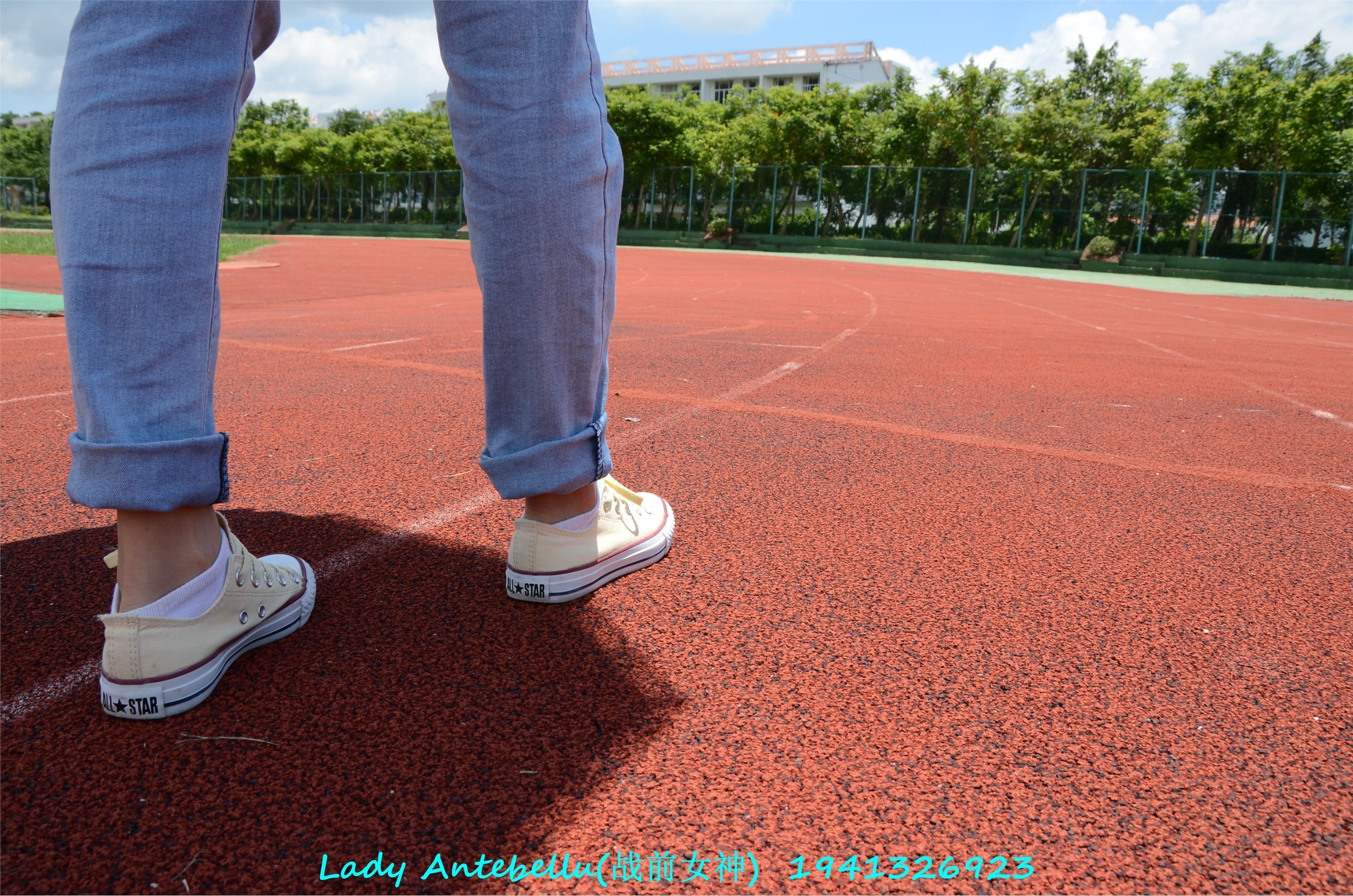 [战前女神] 恋足美腿棉袜女神级摄影套图 038