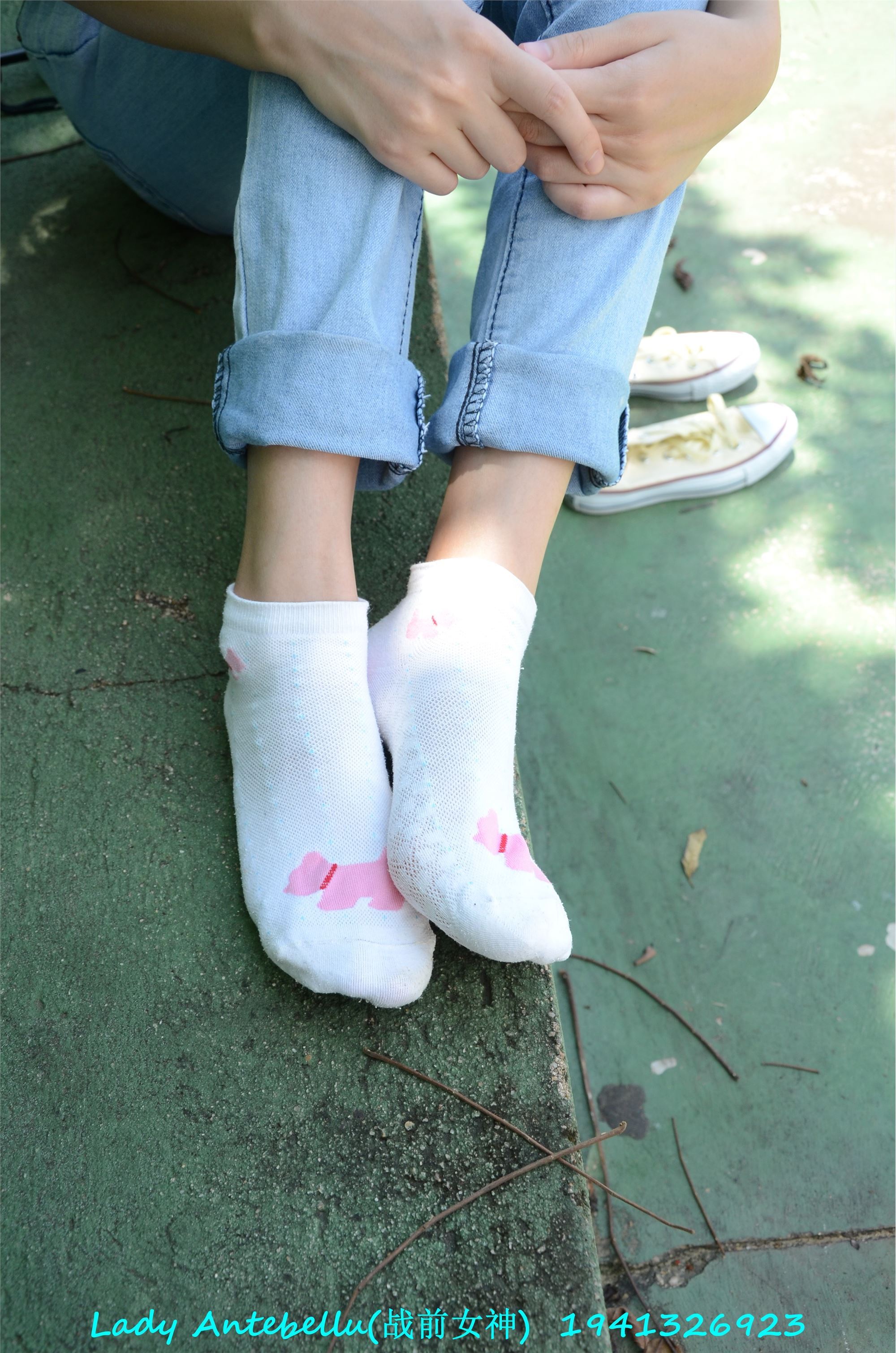 [战前女神] 恋足美腿棉袜女神级摄影套图 038