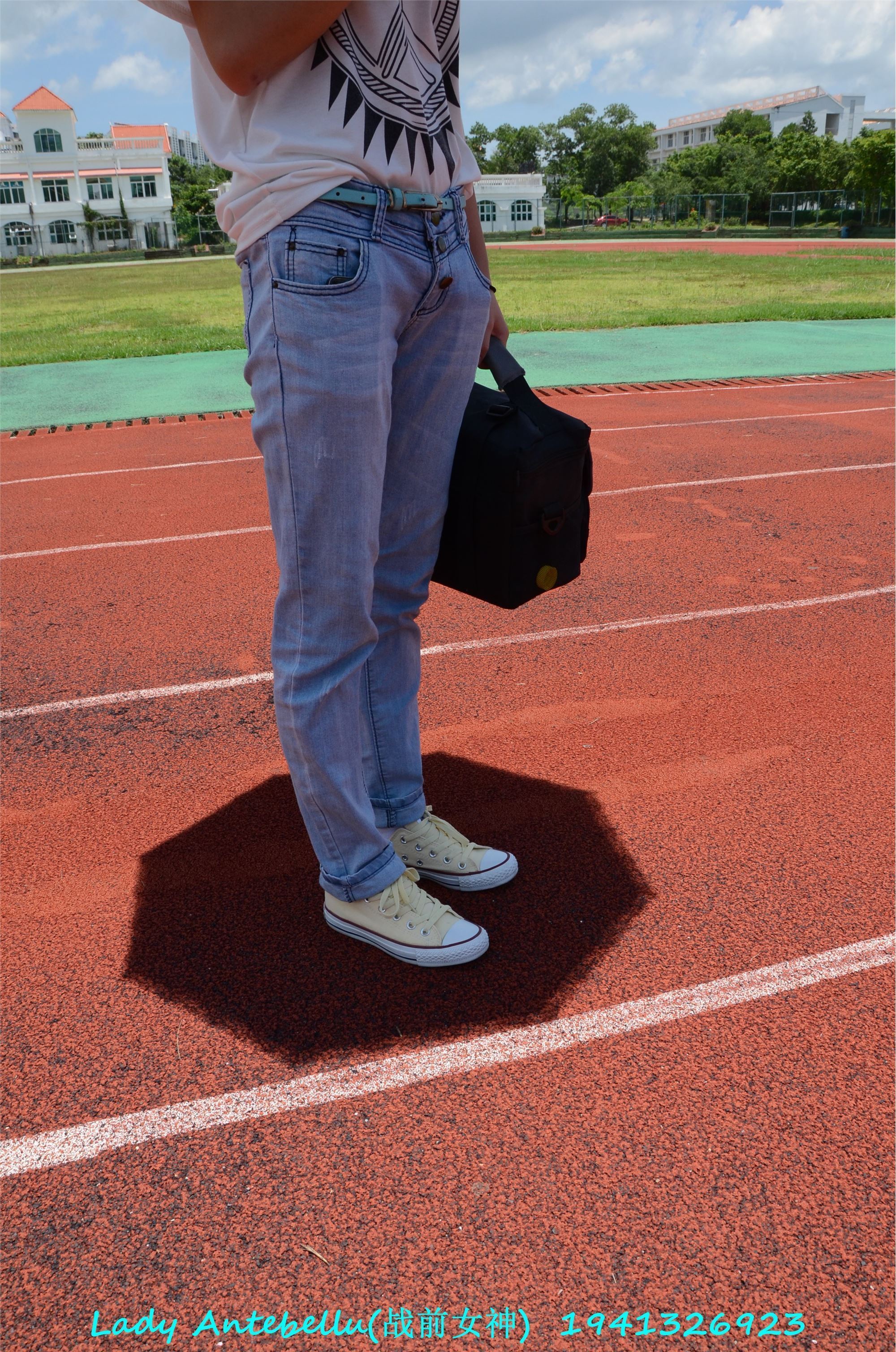 [战前女神] 恋足美腿棉袜女神级摄影套图 038