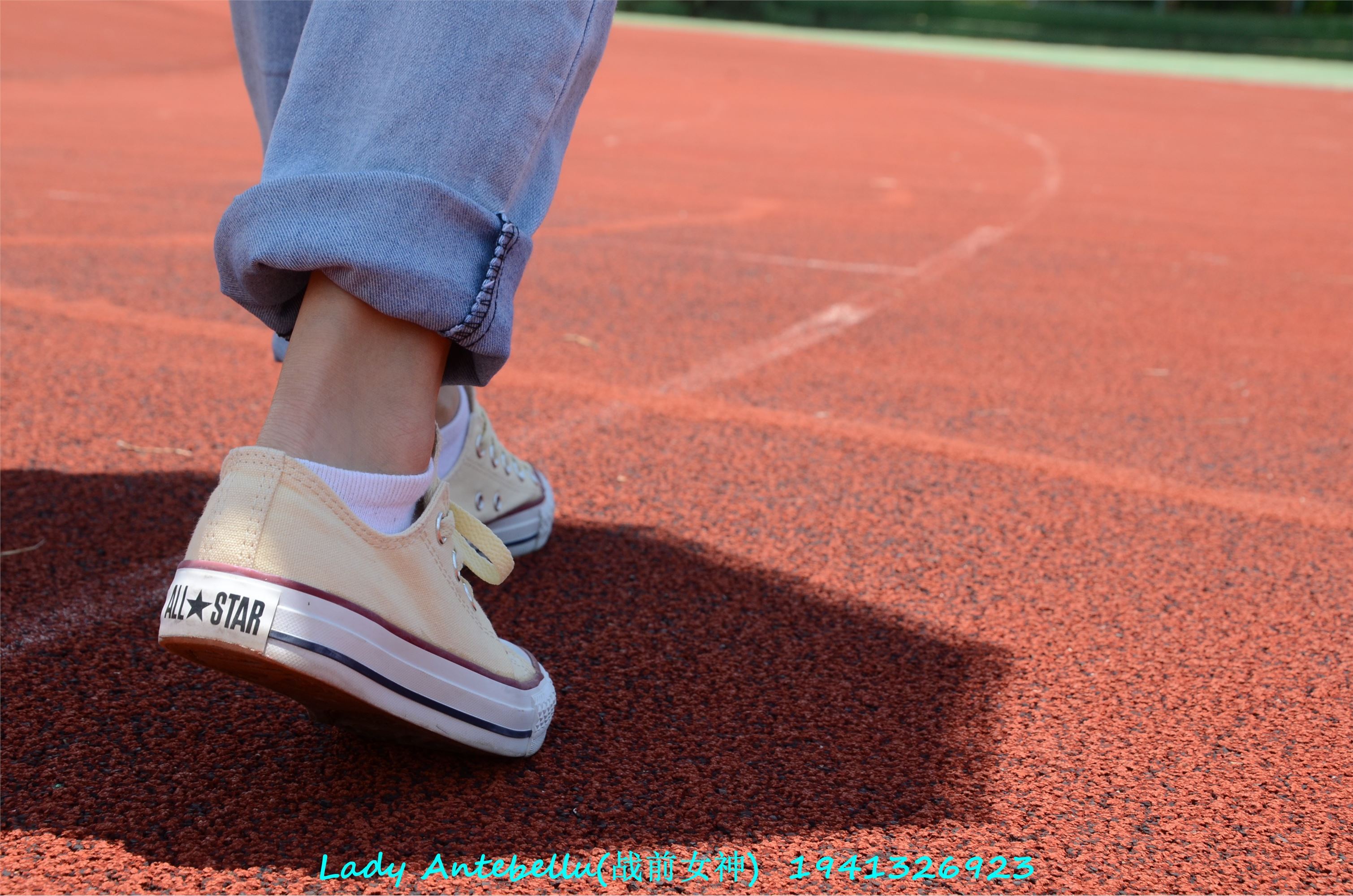 [战前女神] 恋足美腿棉袜女神级摄影套图 038