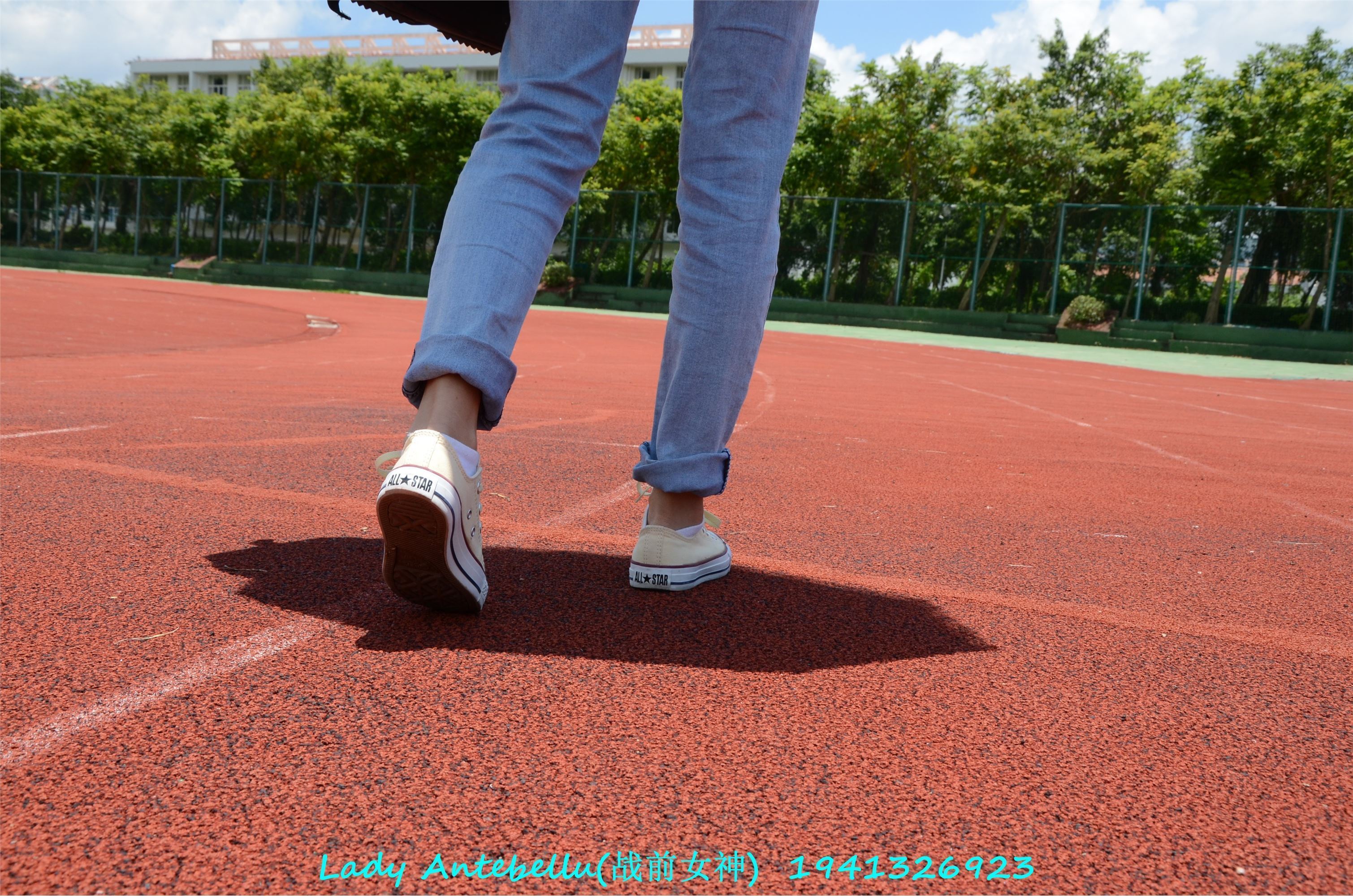 [战前女神] 恋足美腿棉袜女神级摄影套图 038