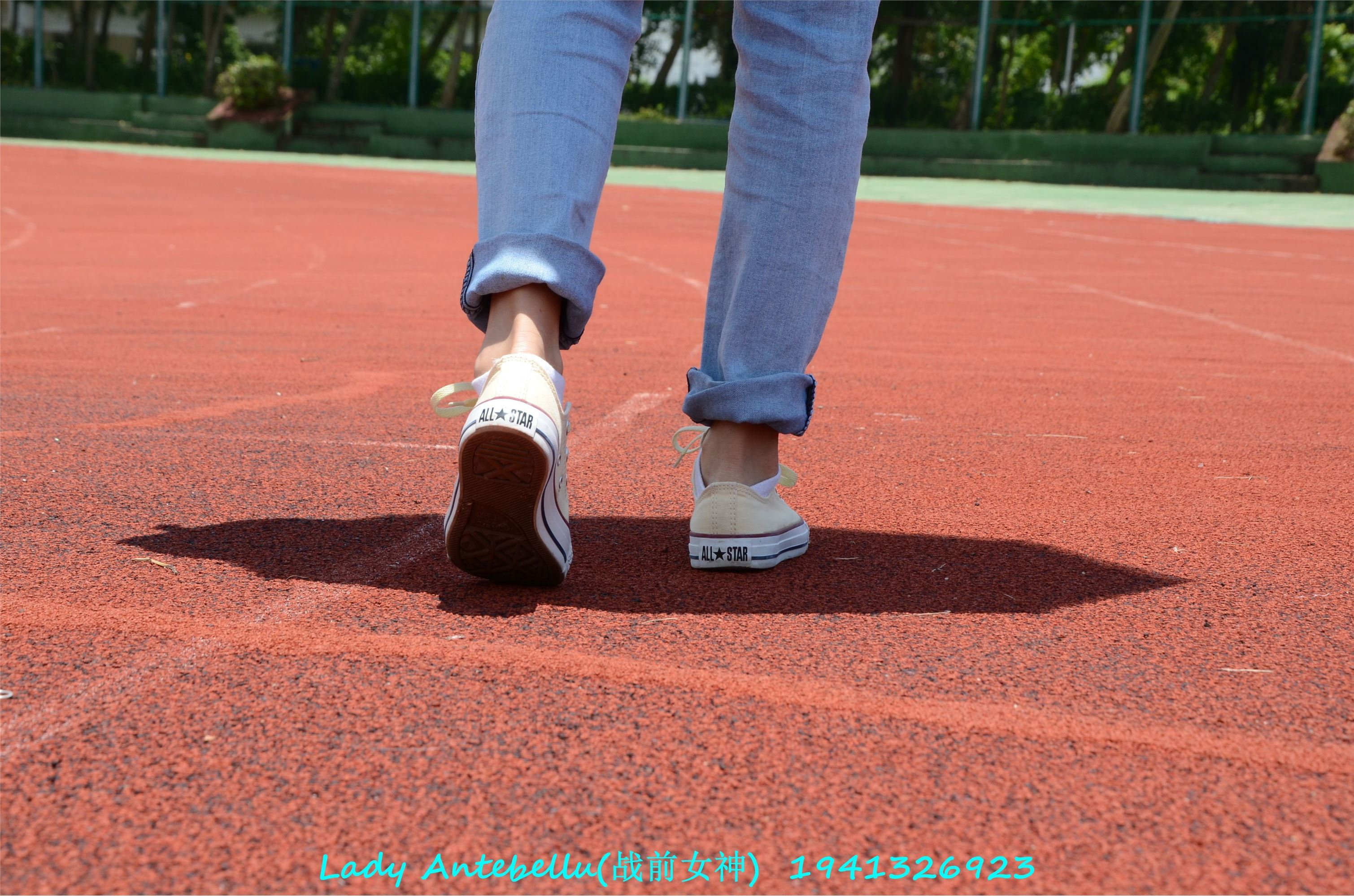 [战前女神] 恋足美腿棉袜女神级摄影套图 038