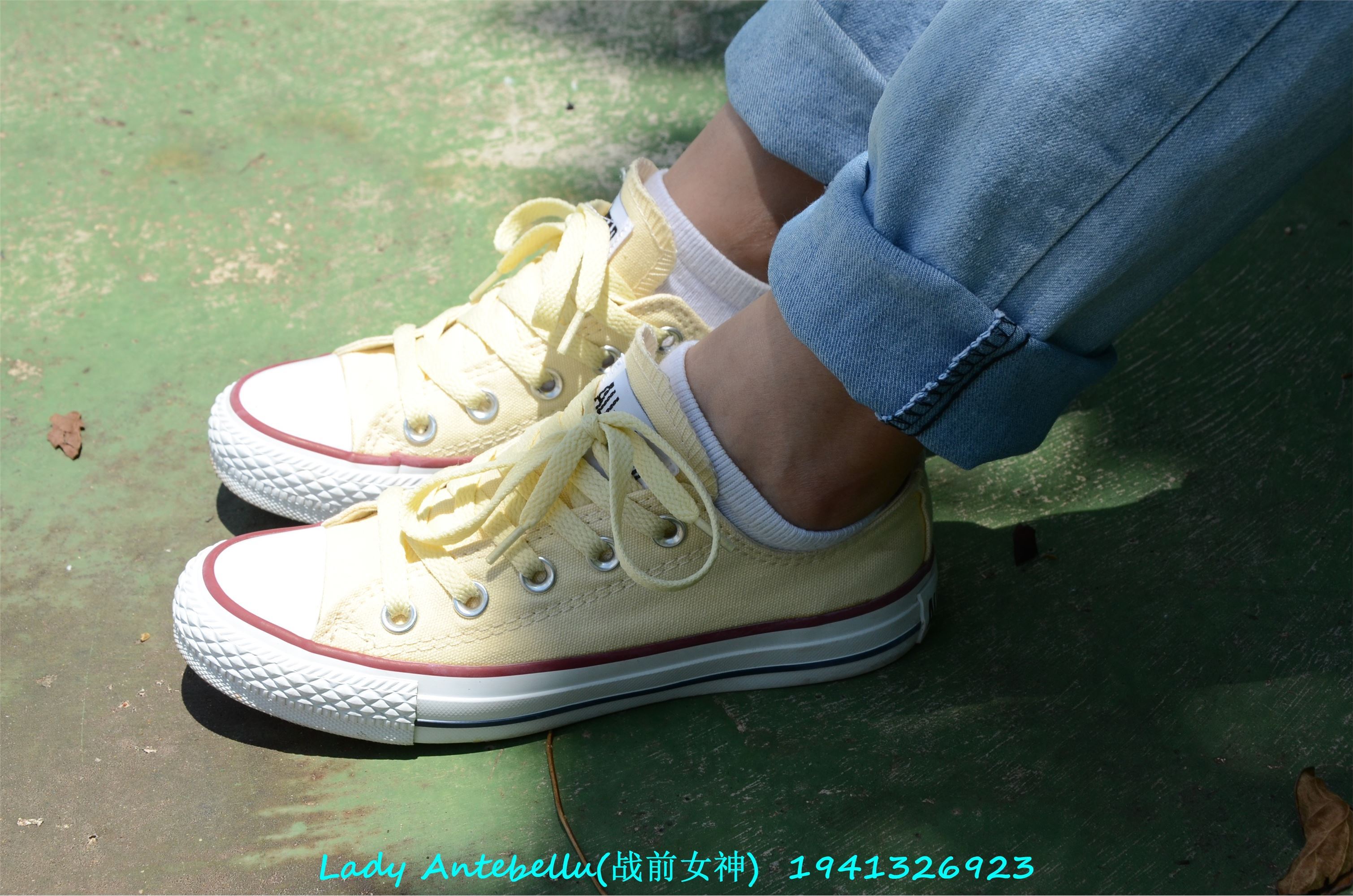 [战前女神] 恋足美腿棉袜女神级摄影套图 038