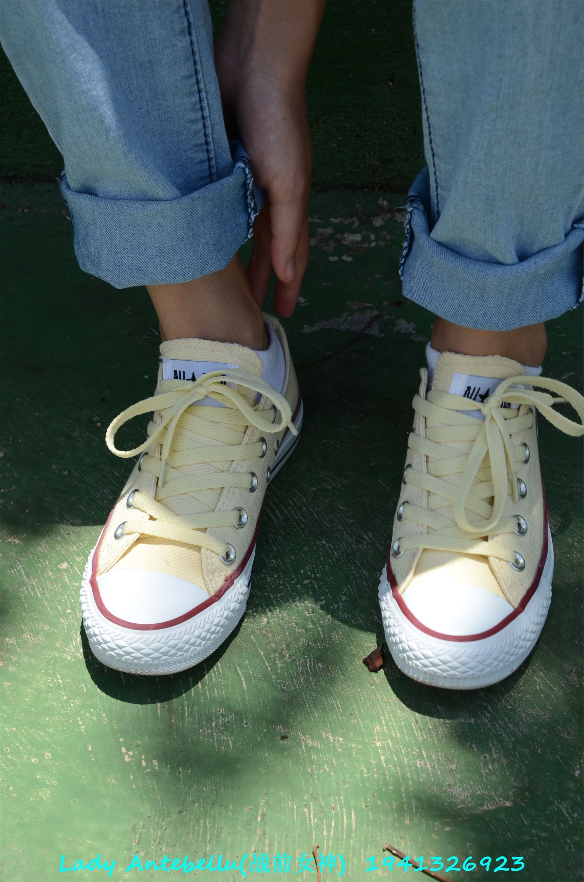 [战前女神] 恋足美腿棉袜女神级摄影套图 038