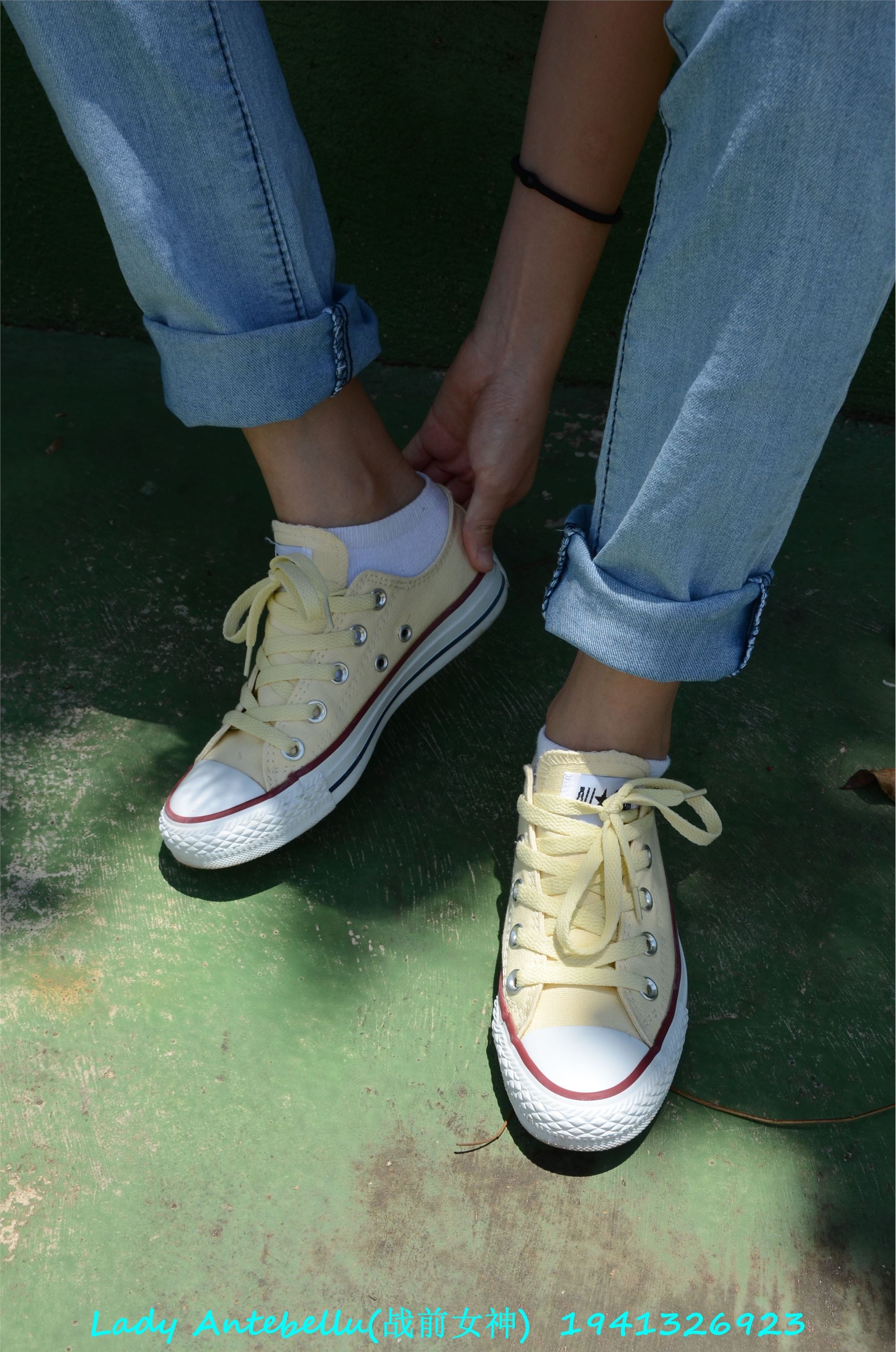 [战前女神] 恋足美腿棉袜女神级摄影套图 038